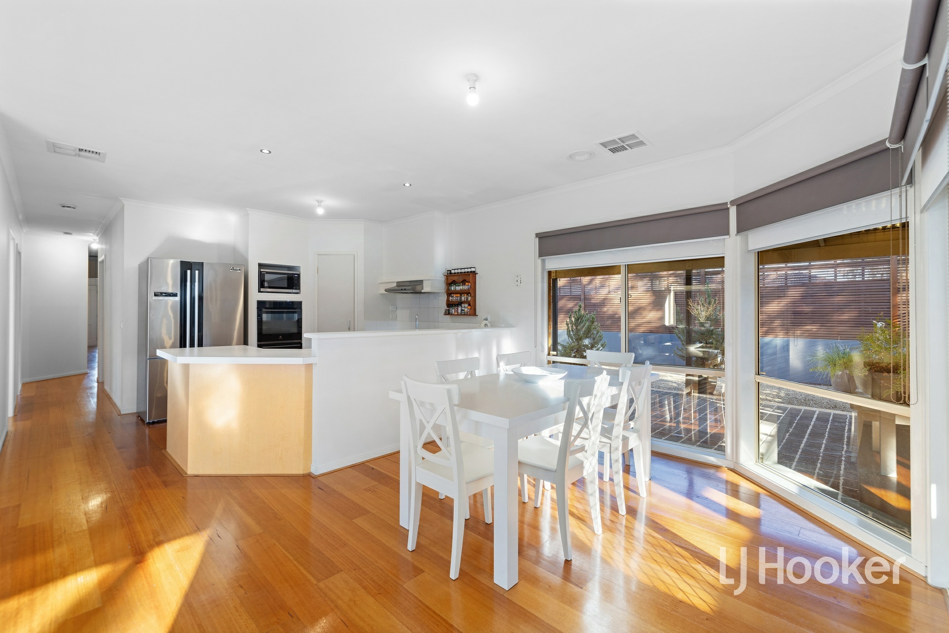 16 Dutton Close, LYNBROOK