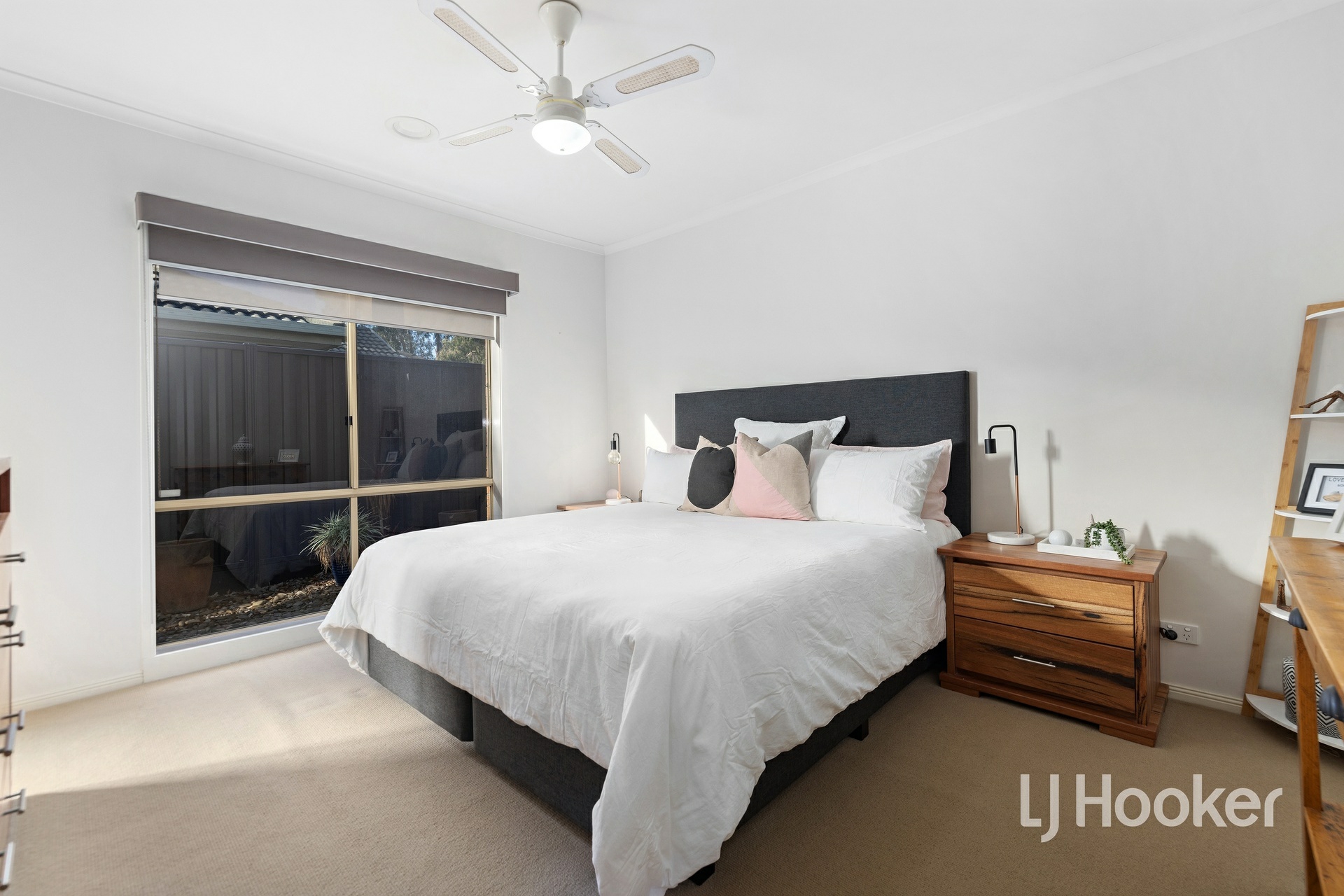16 Dutton Close, LYNBROOK