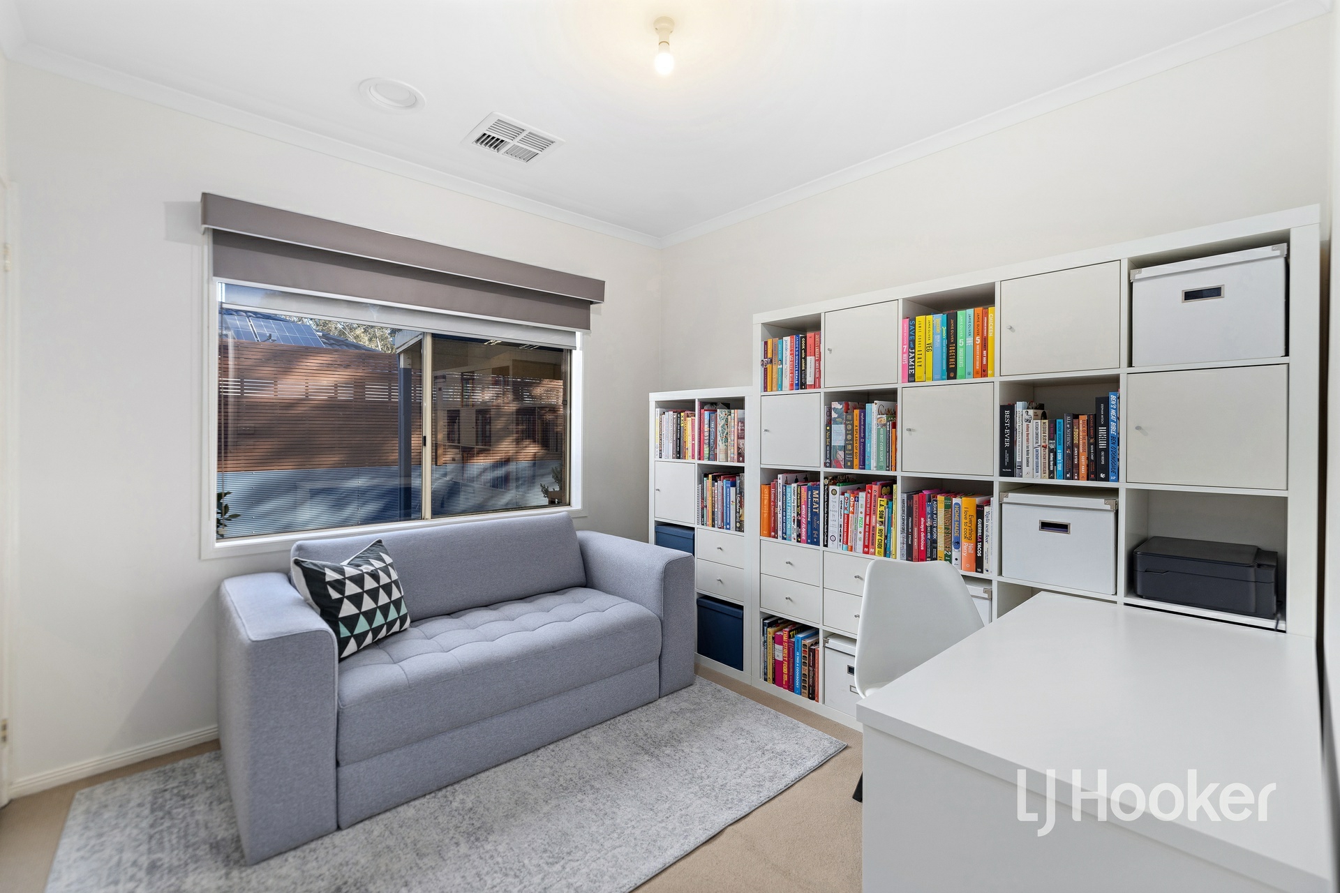 16 Dutton Close, LYNBROOK