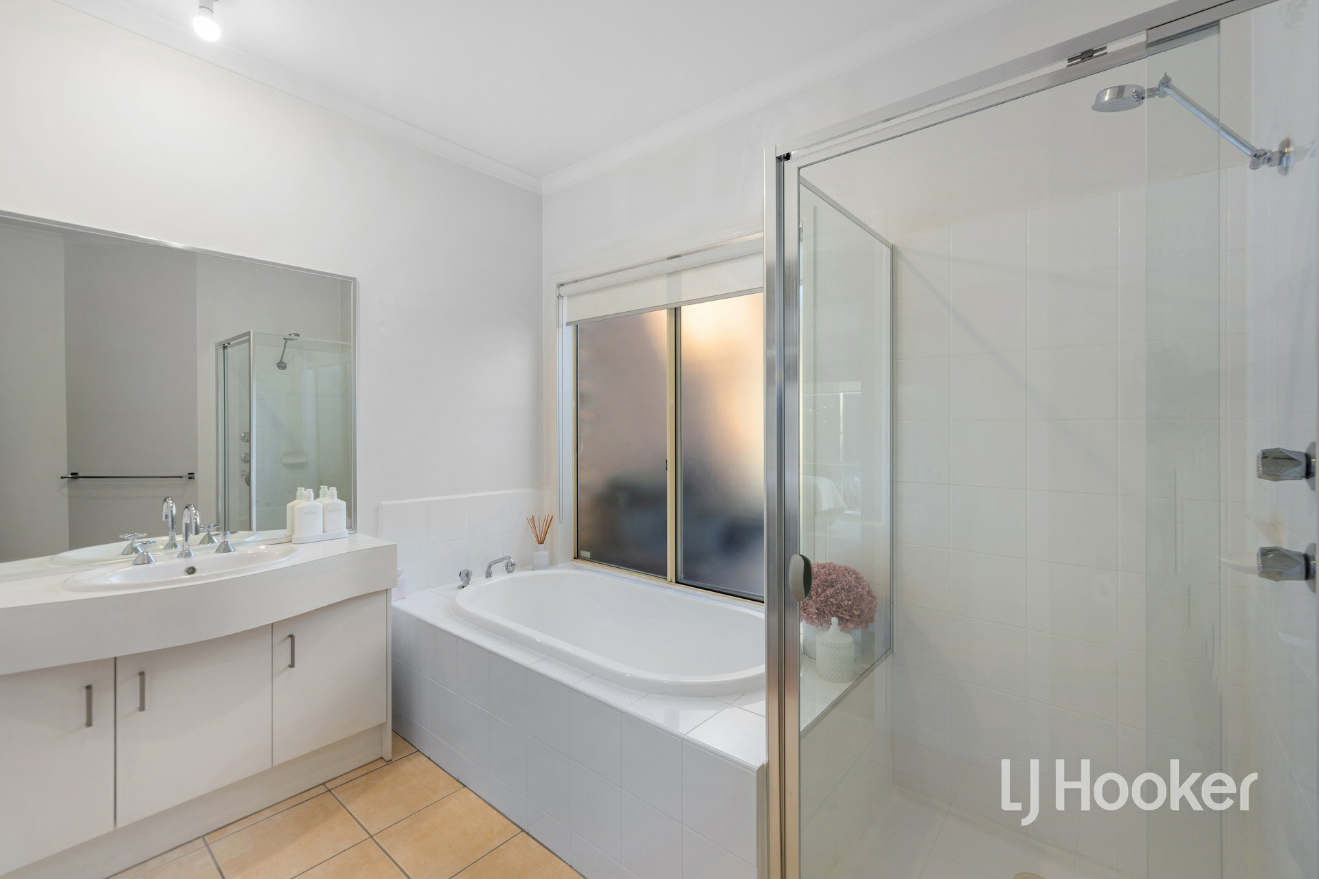 16 Dutton Close, LYNBROOK