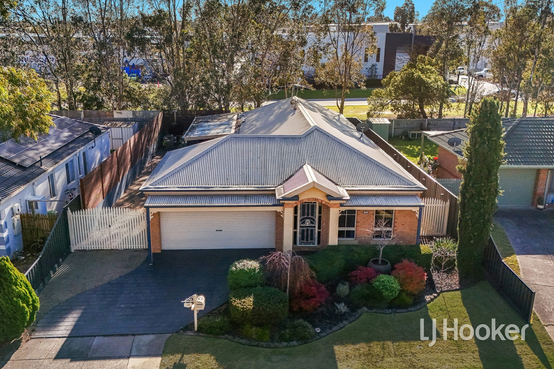 16 Dutton Close, LYNBROOK