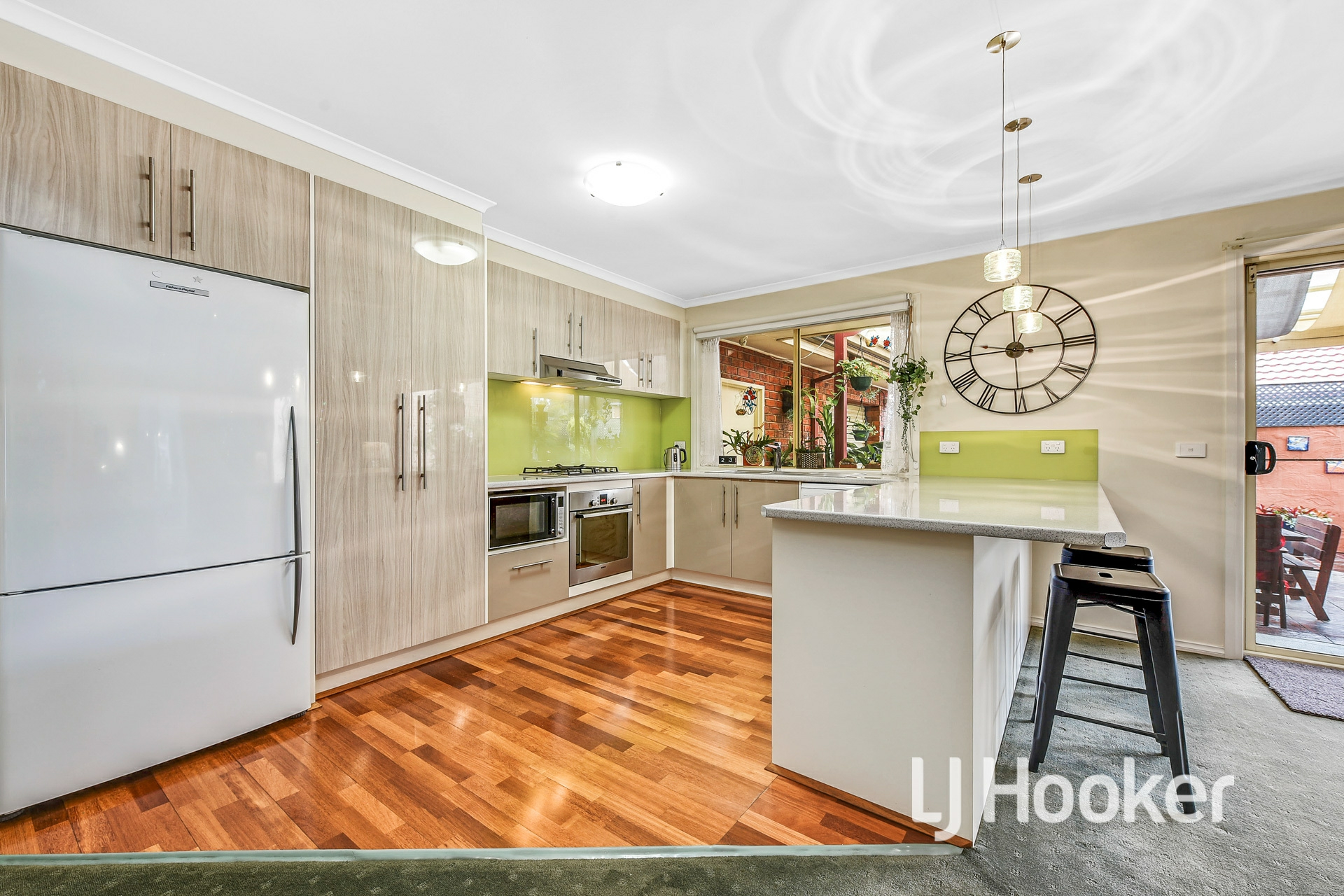 34 Hutchinson Drive, LYNBROOK