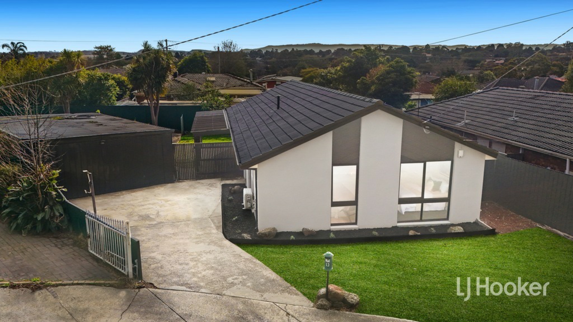 13 Robinson Crescent, HAMPTON PARK