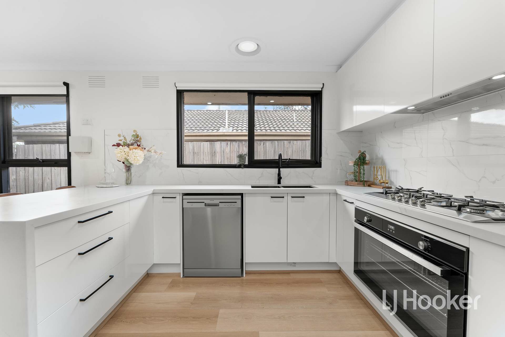 13 Robinson Crescent, HAMPTON PARK