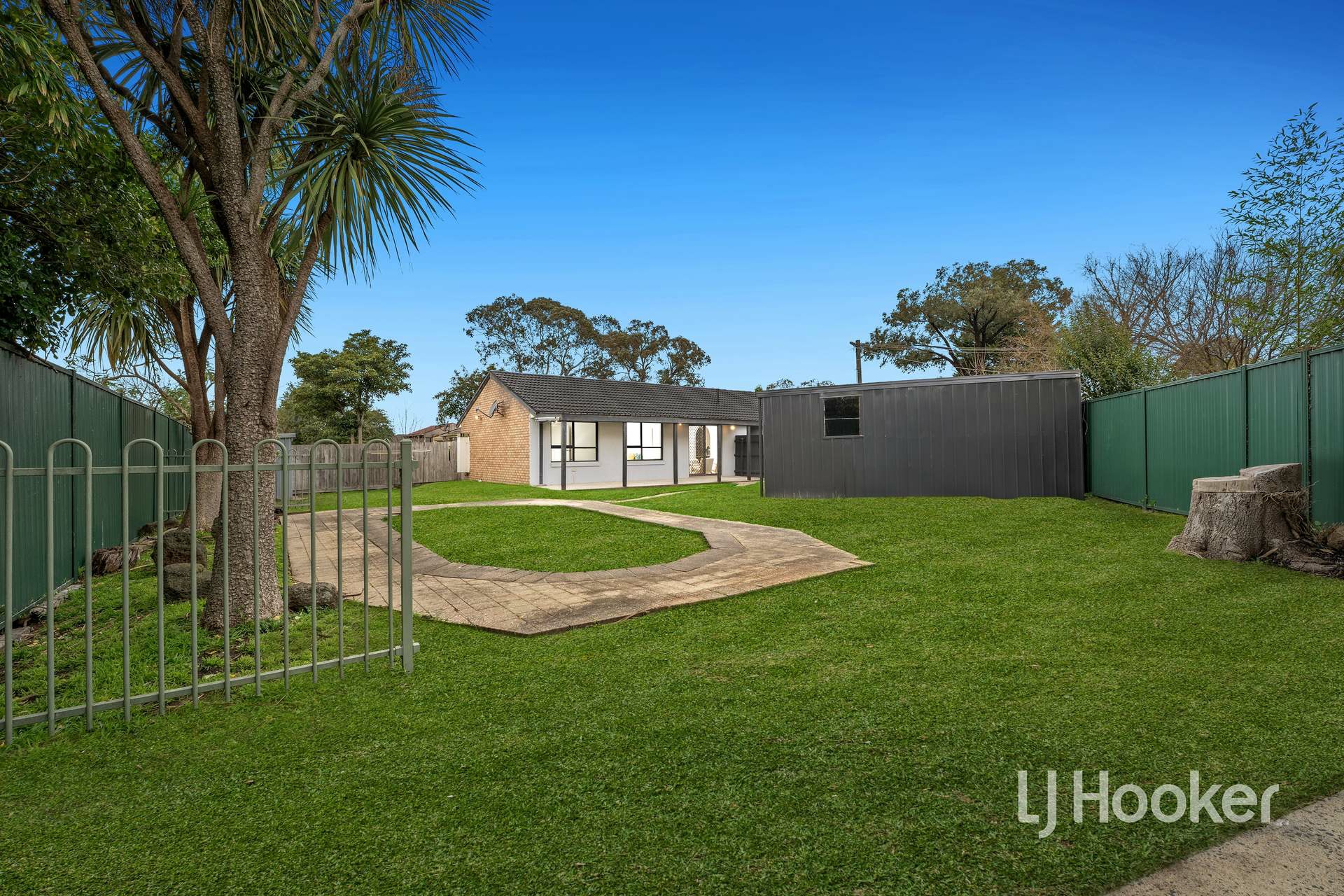 13 Robinson Crescent, HAMPTON PARK