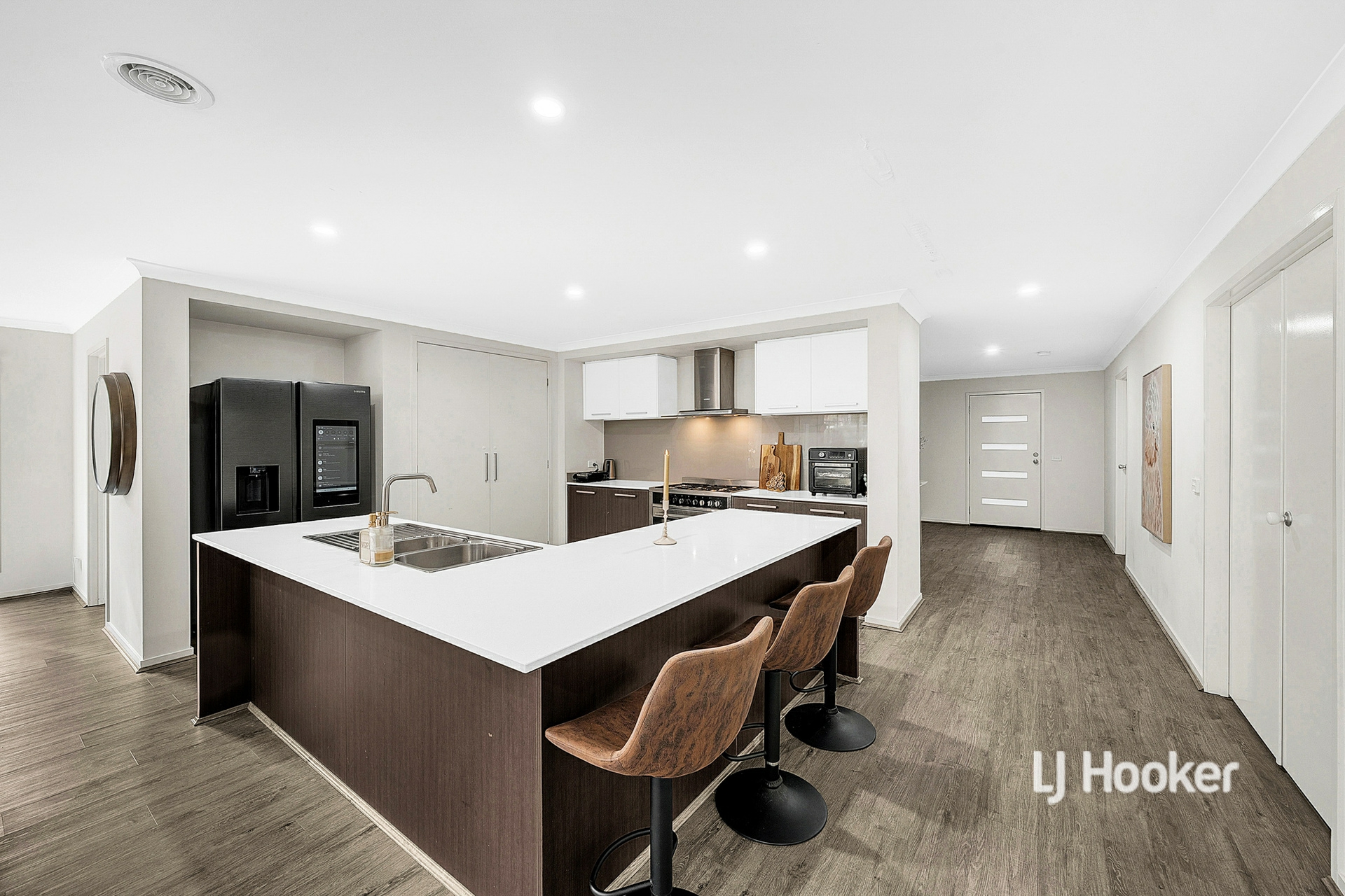 27 Dan Morgan Drive — photo 3 of 25