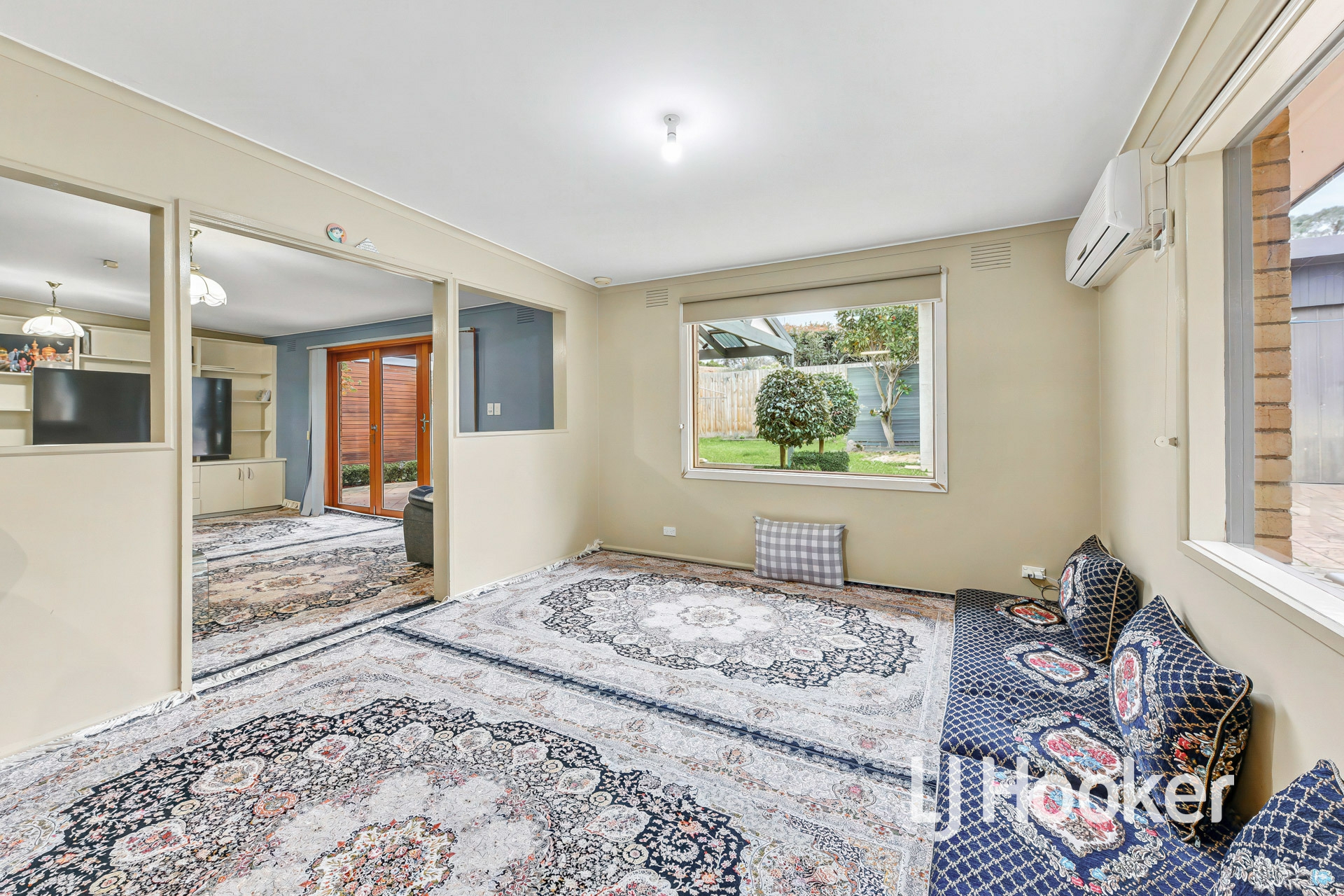 17 Cloverset Avenue — photo 3 of 20