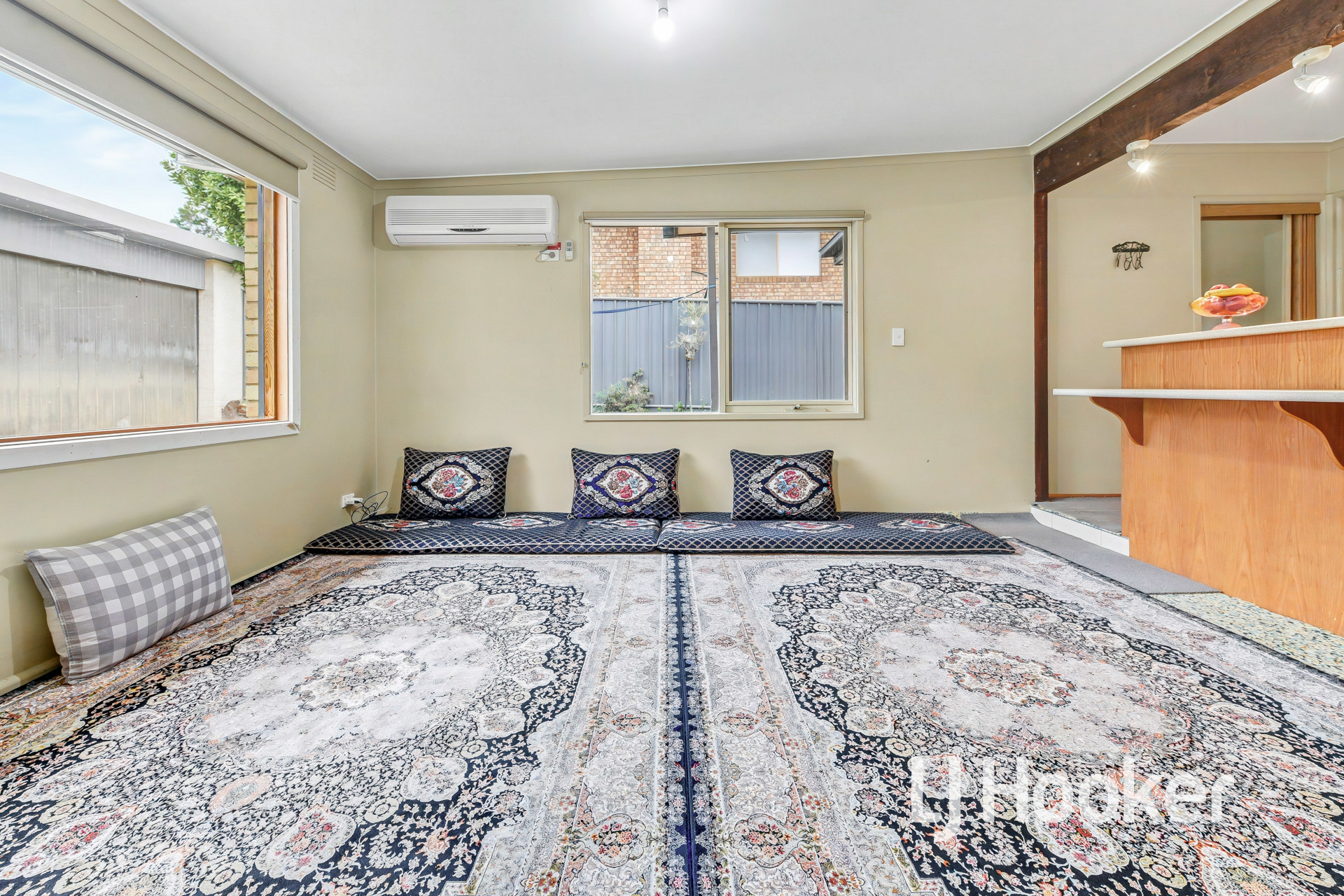 17 Cloverset Avenue — photo 4 of 20