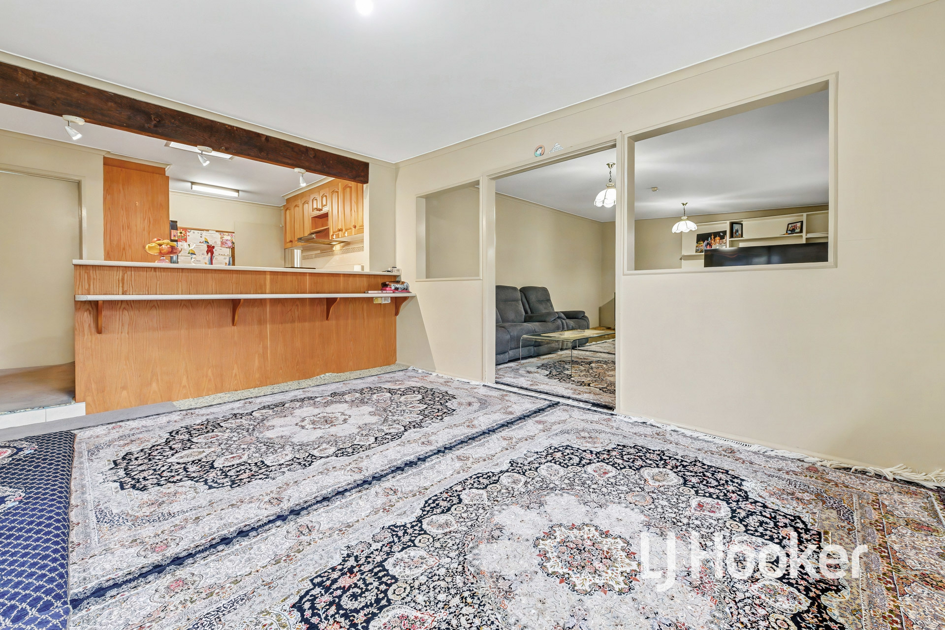 17 Cloverset Avenue — photo 5 of 20