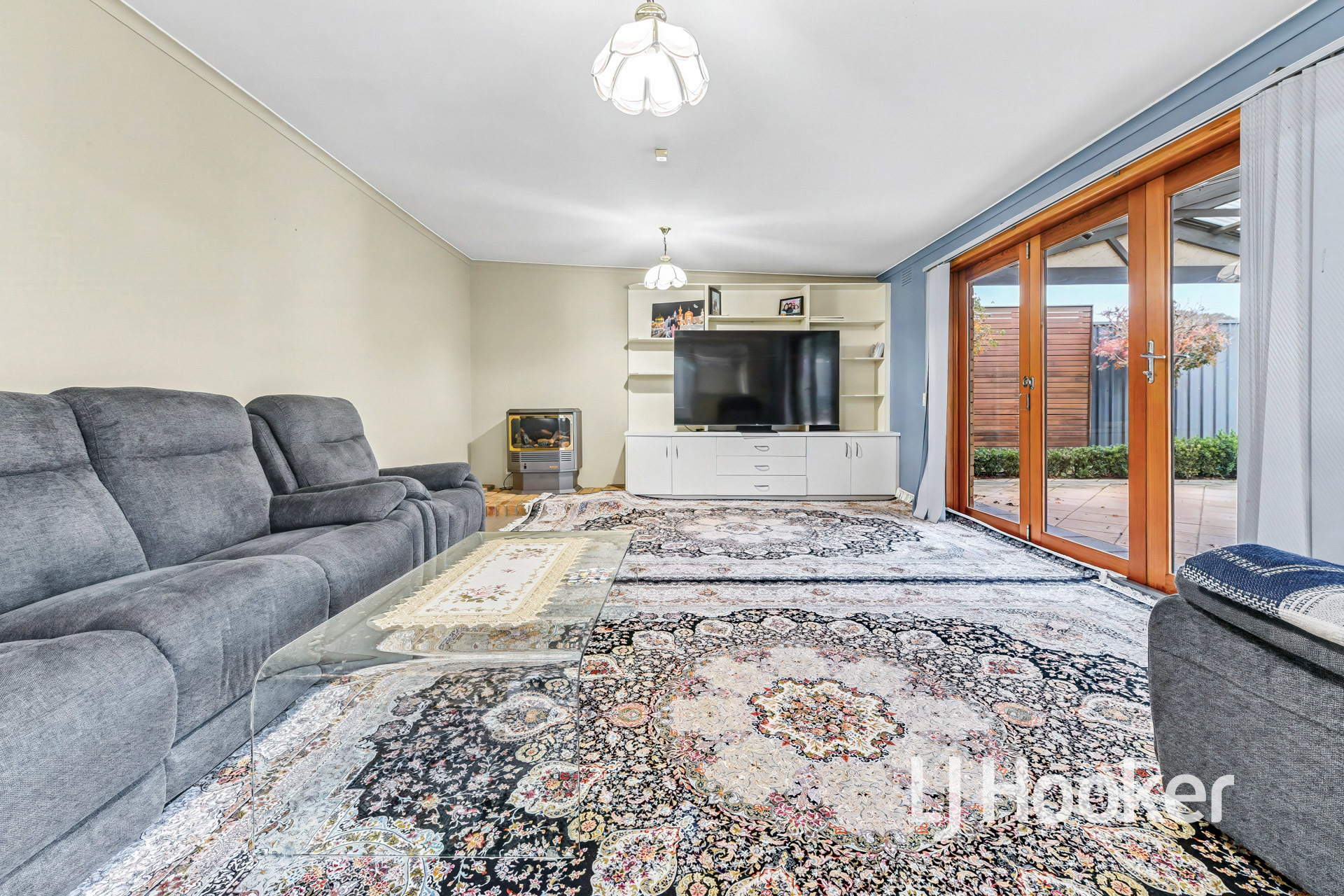 17 Cloverset Avenue — photo 9 of 20