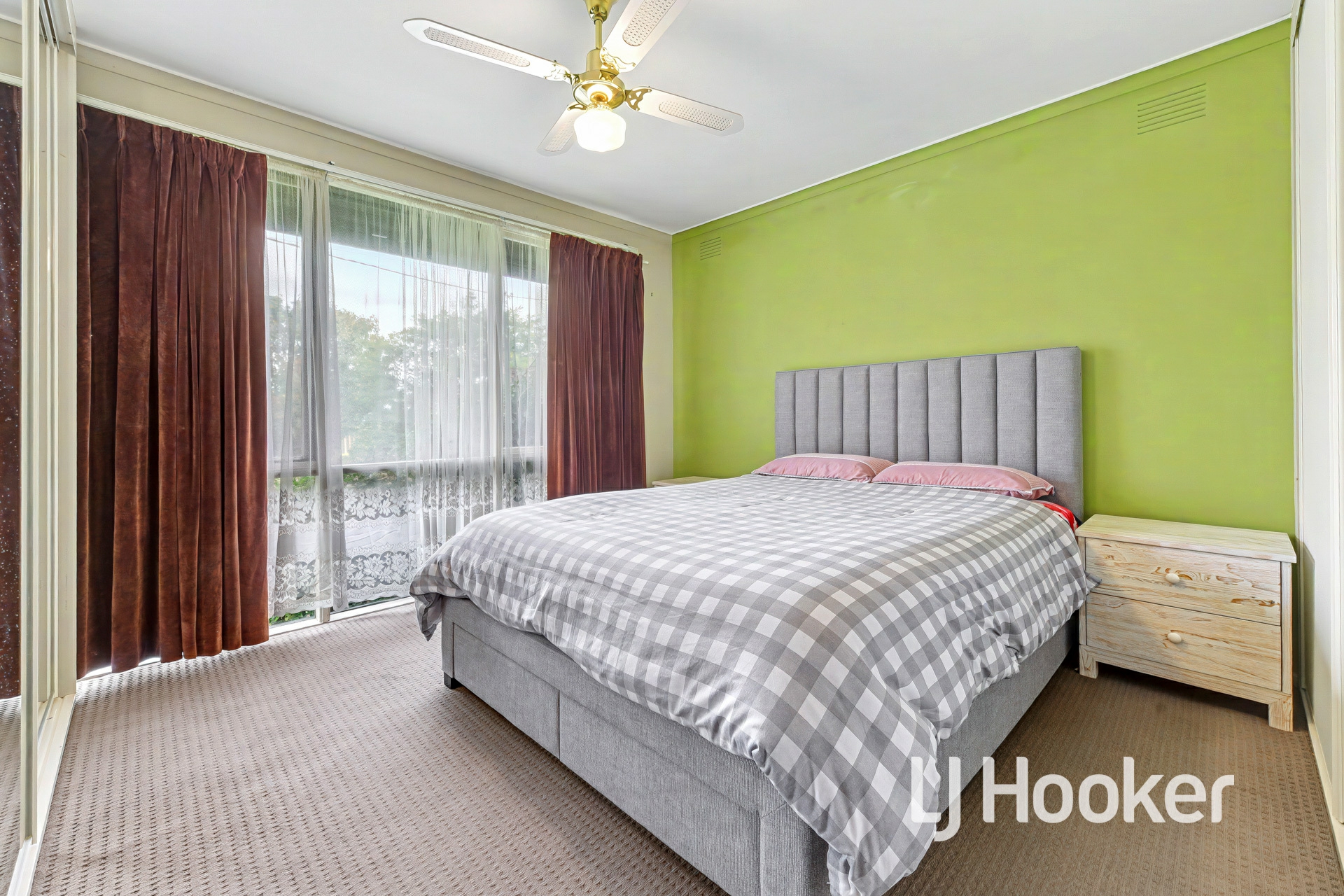 17 Cloverset Avenue — photo 11 of 20