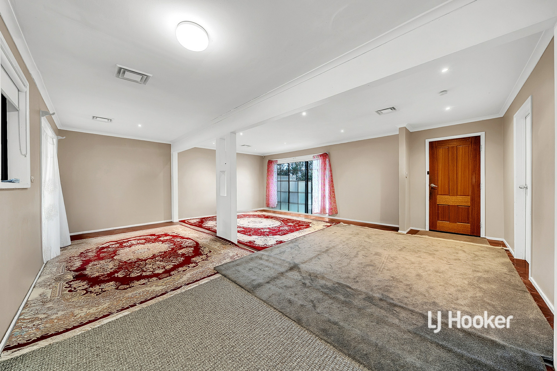 3 General Joshua Drive — photo 2 of 17