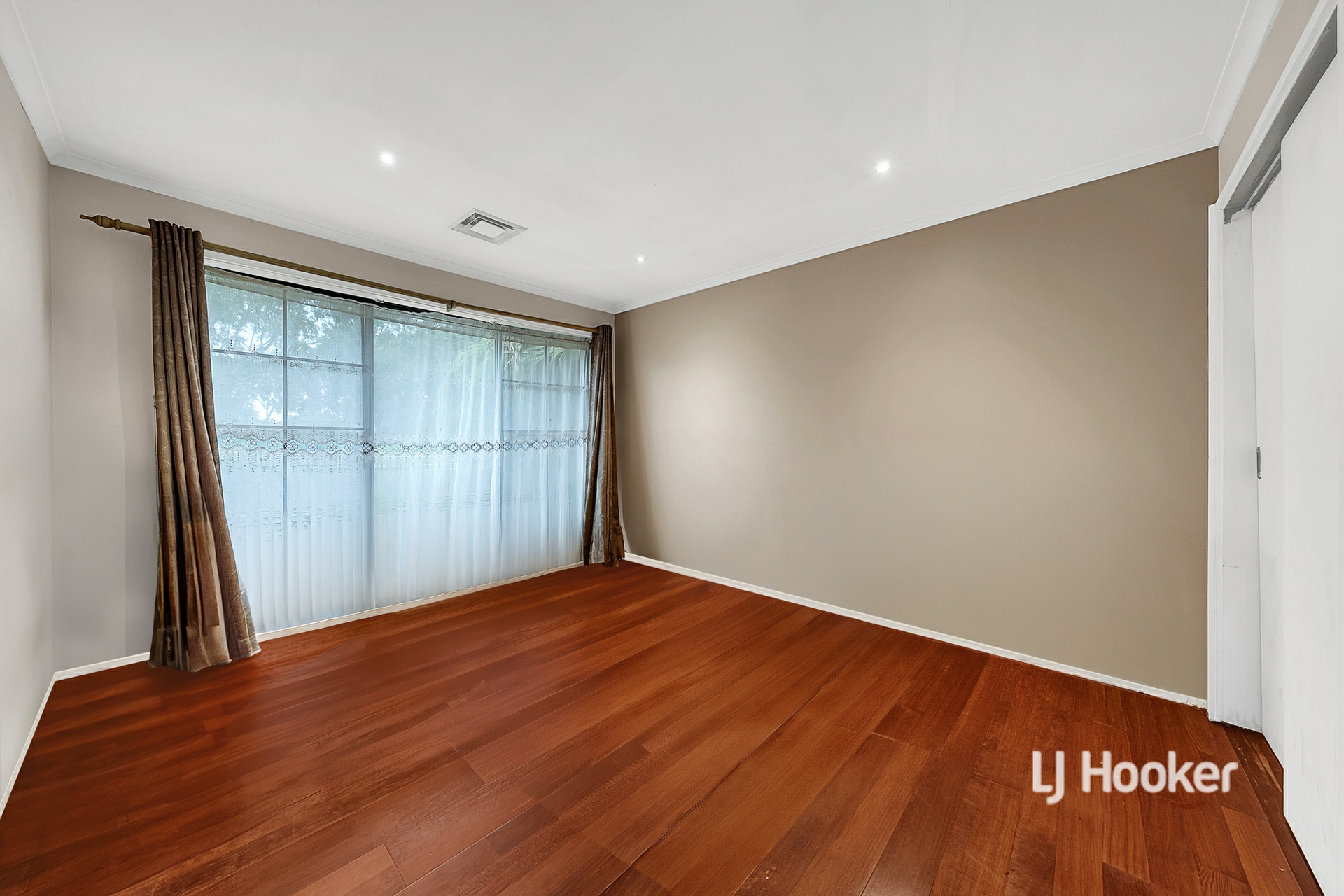 3 General Joshua Drive — photo 4 of 17