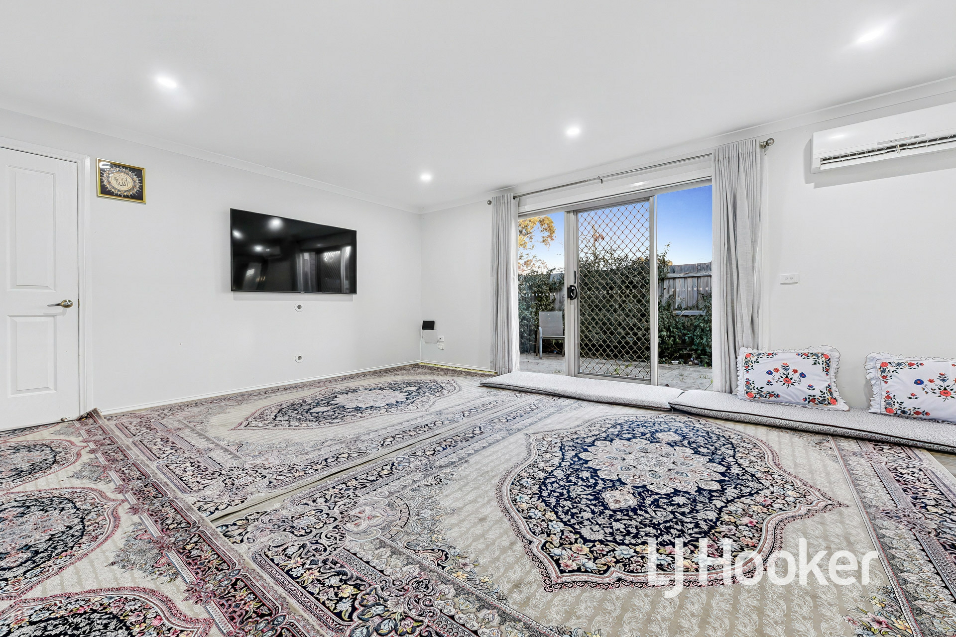 22 Sunbird Avenue — photo 3 of 22