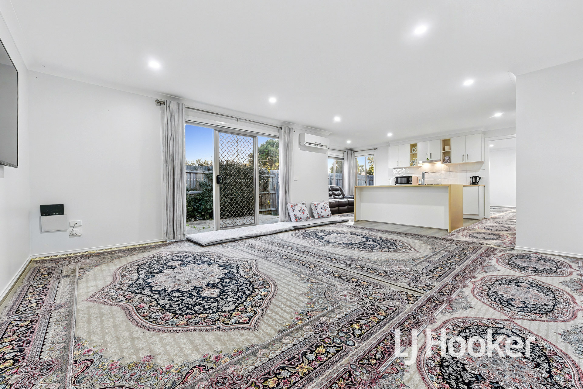22 Sunbird Avenue — photo 4 of 22