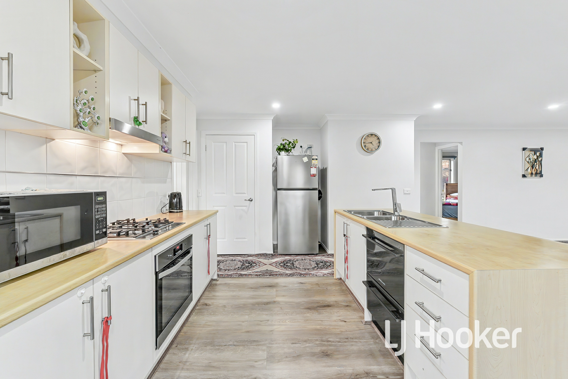 22 Sunbird Avenue — photo 7 of 22