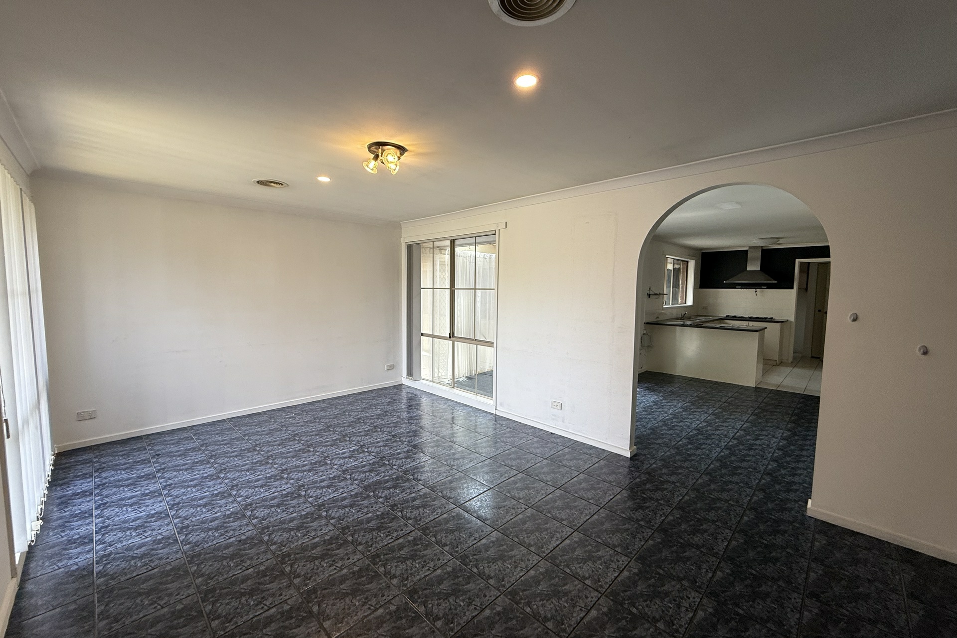 21 Ormond Road — photo 3 of 12
