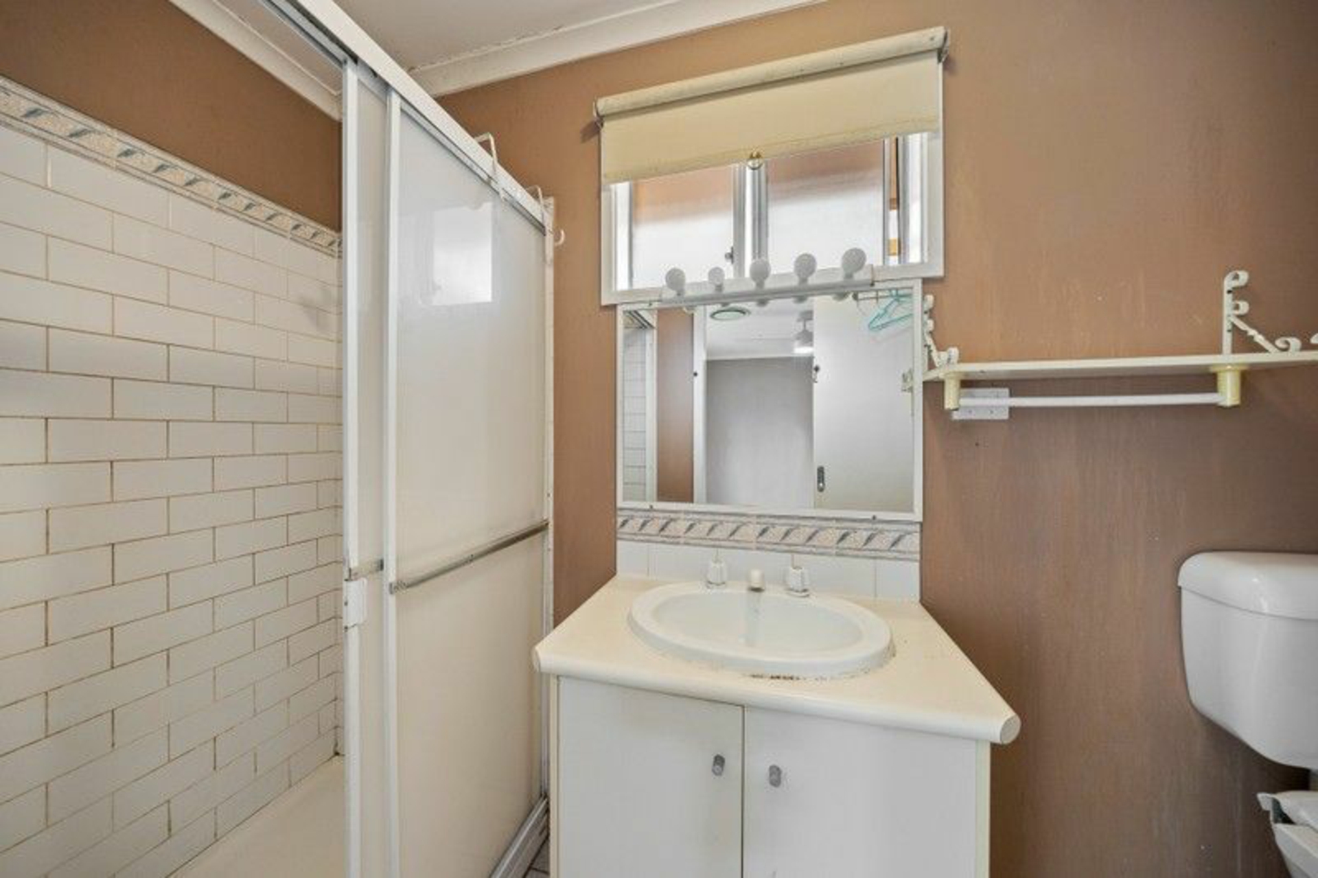 2 Gilmore Crescent — photo 7 of 12