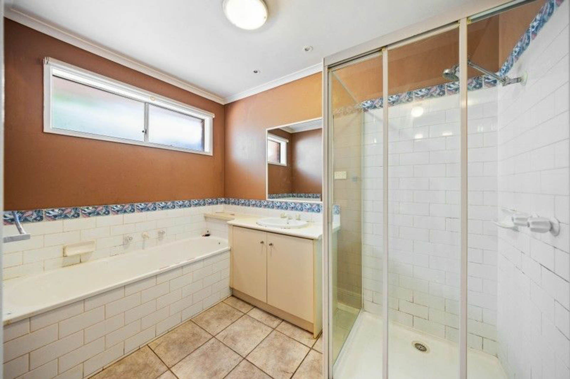 2 Gilmore Crescent — photo 10 of 12