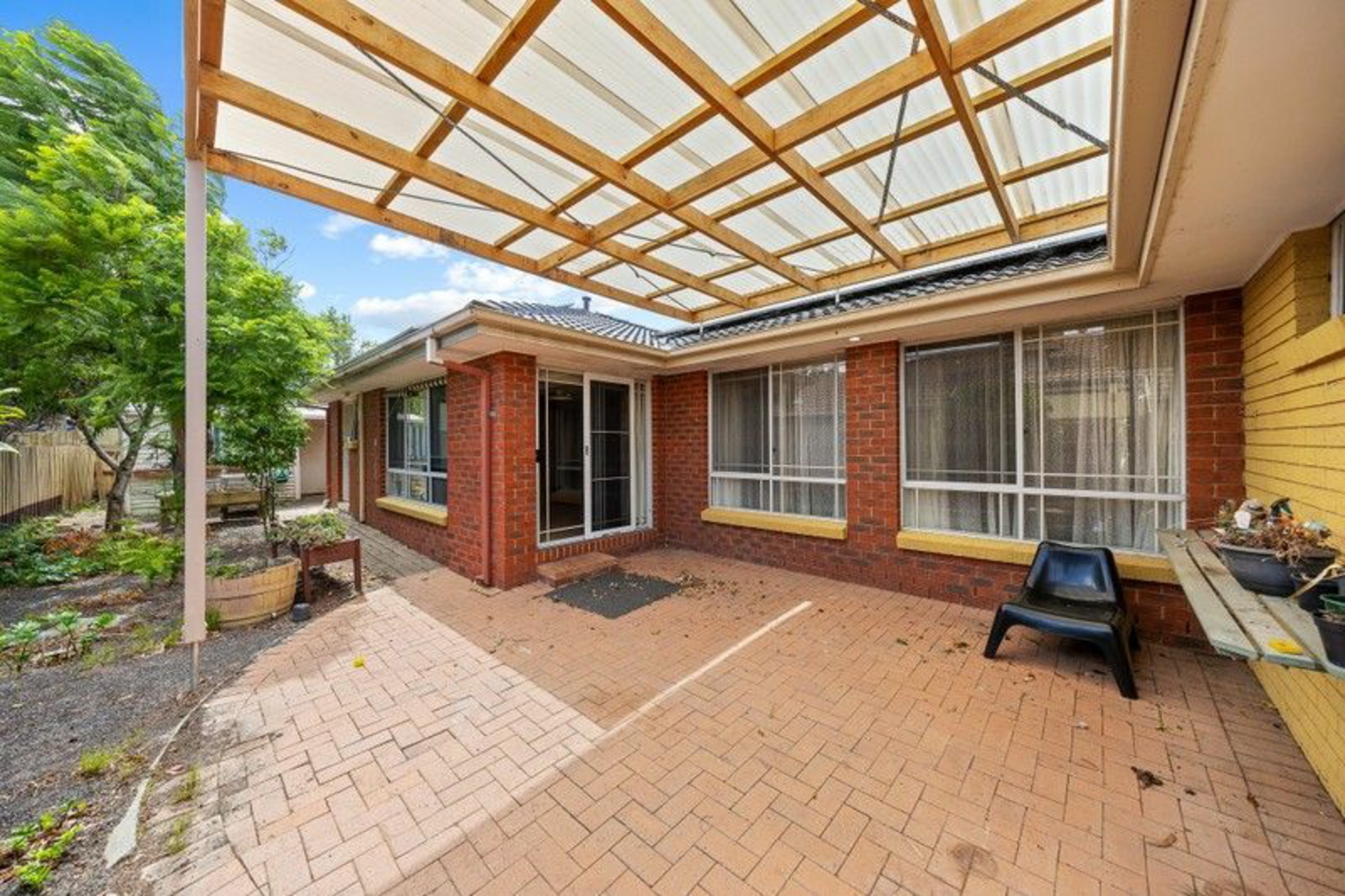 2 Gilmore Crescent — photo 12 of 12