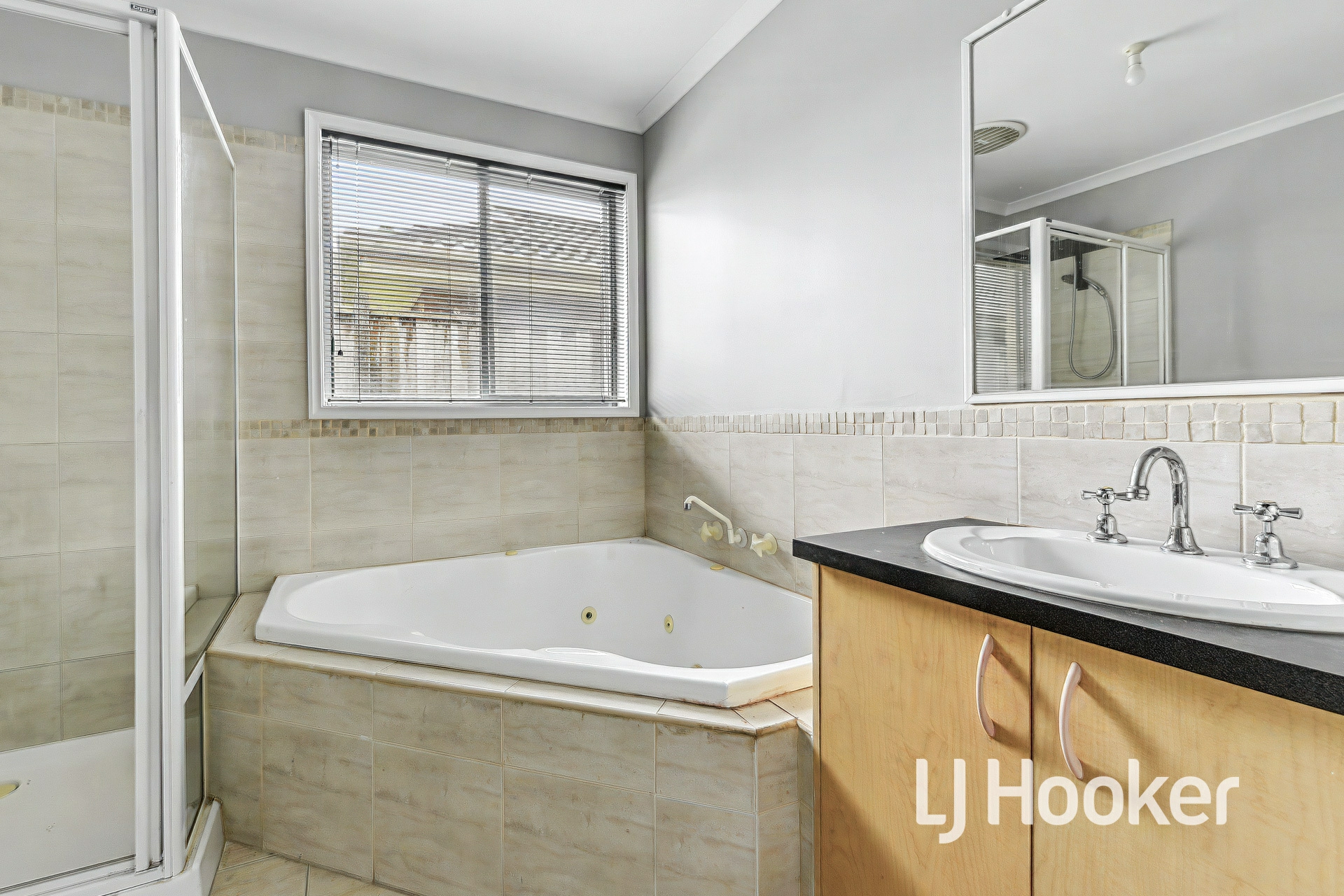 30 Carboni Crescent — photo 13 of 22