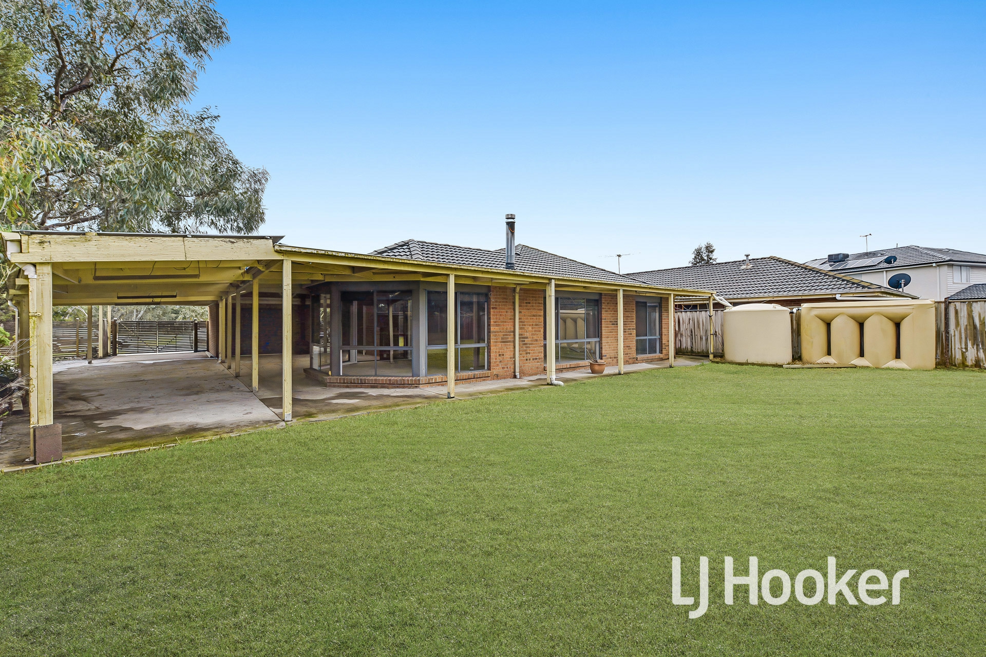 30 Carboni Crescent — photo 17 of 22