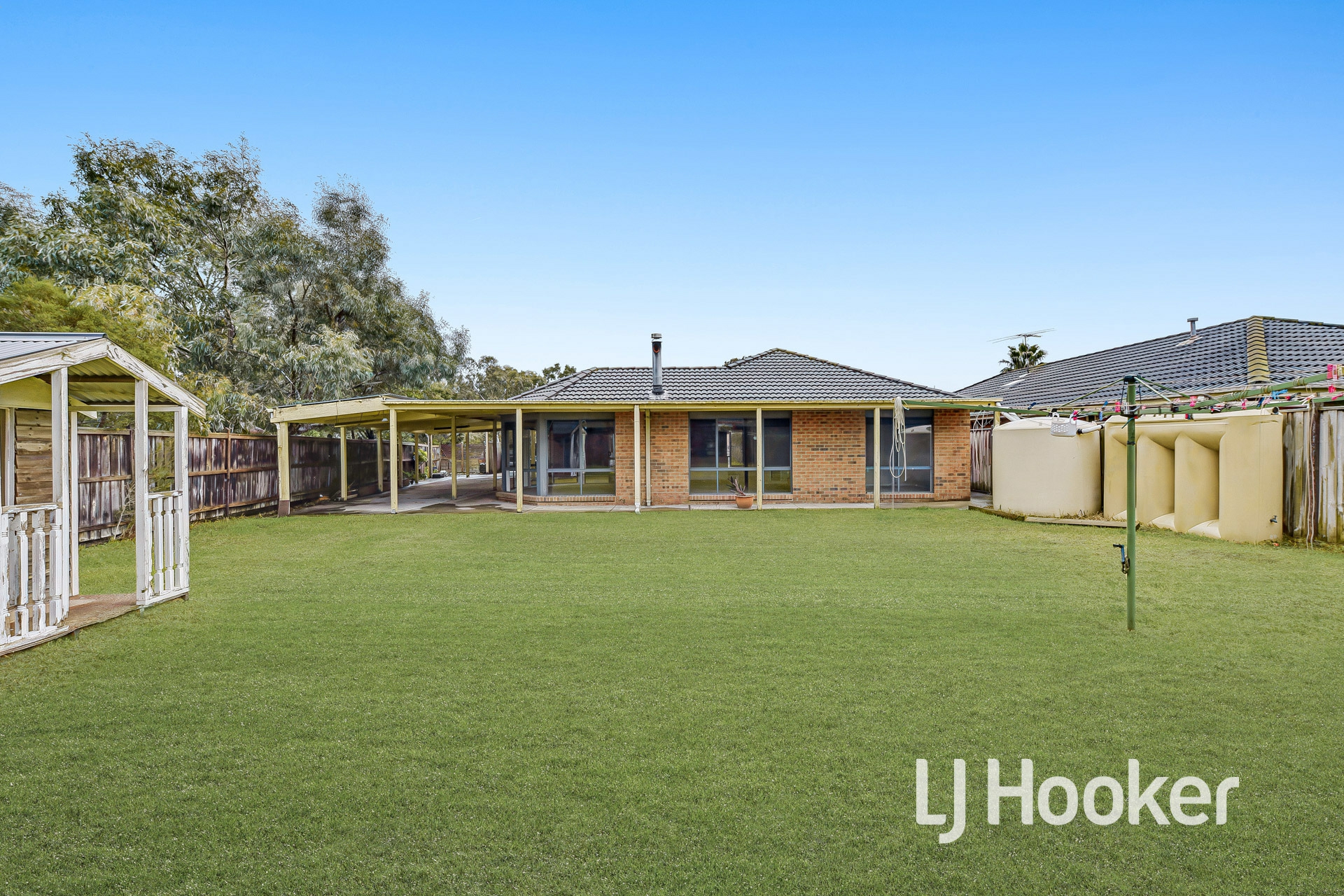 30 Carboni Crescent — photo 18 of 22
