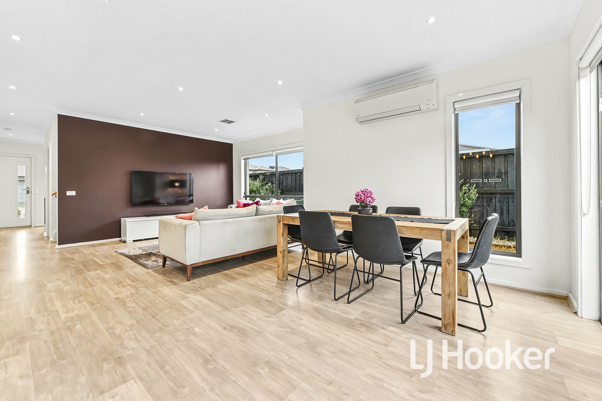 25 Highmount Drive — photo 3 of 17