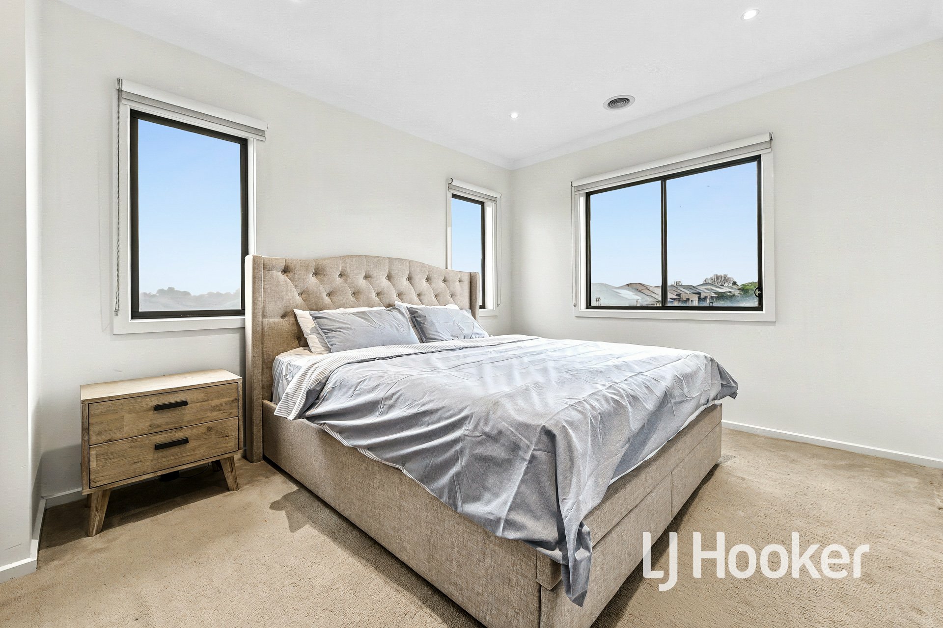 25 Highmount Drive — photo 10 of 17