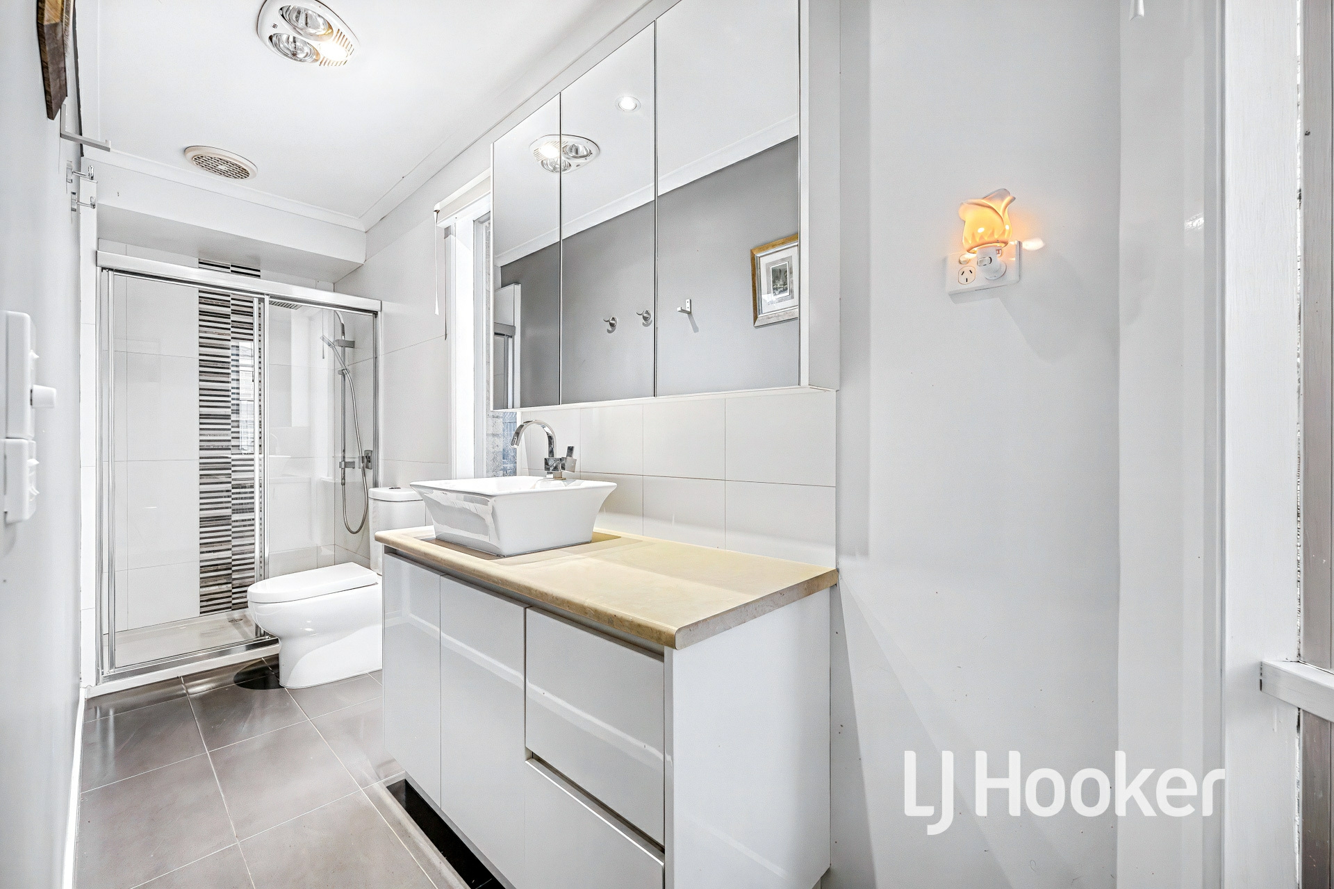 55 Lesdon Avenue — photo 15 of 25