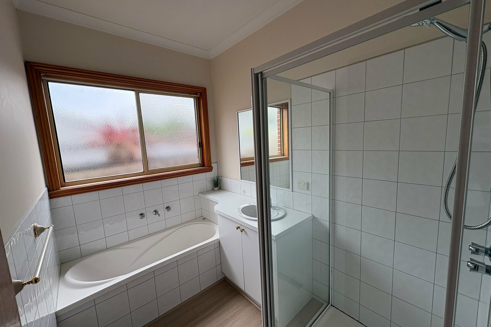 77 Aylmer Road — photo 9 of 10