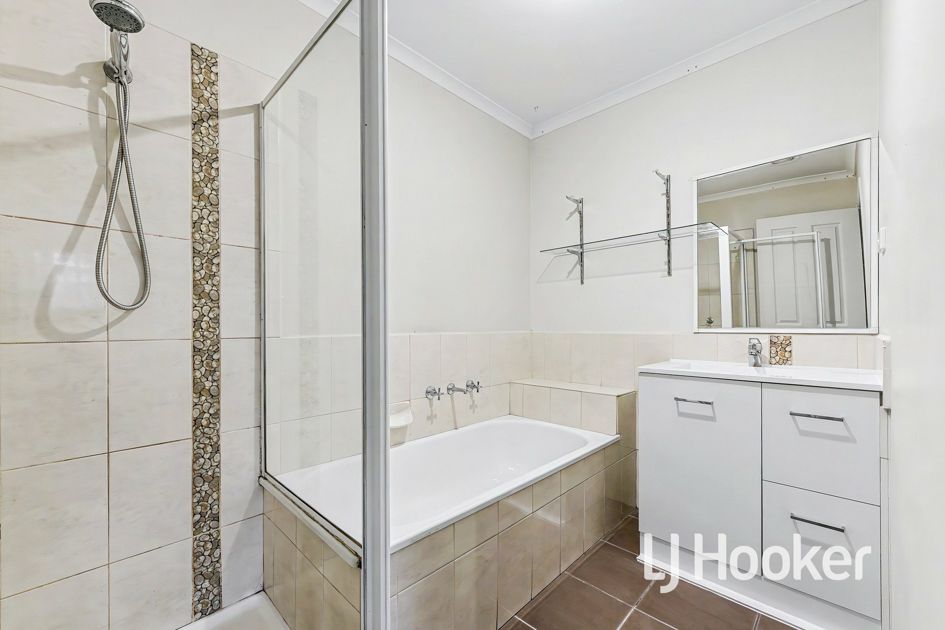 5 Taya Court — photo 12 of 17