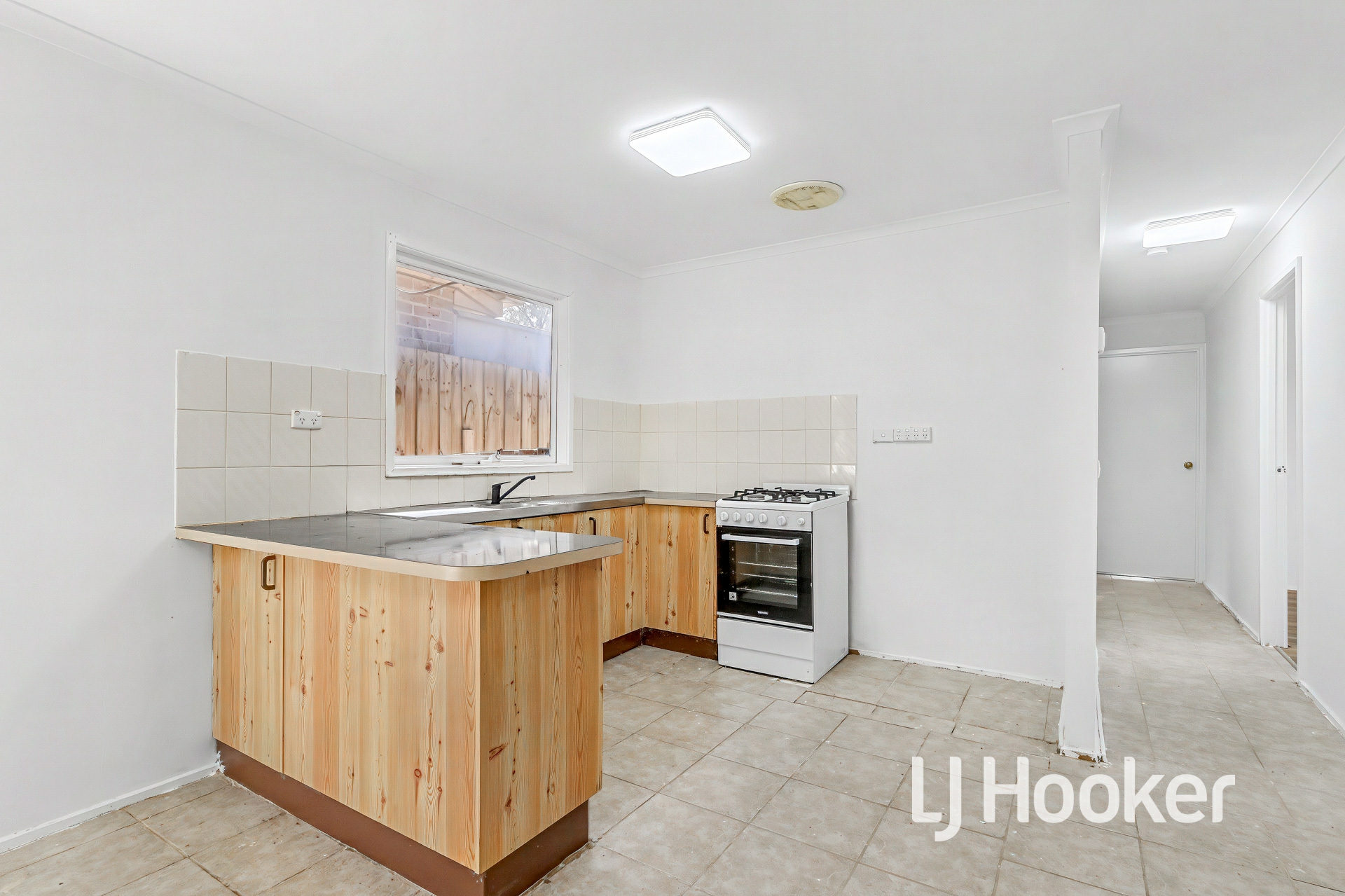 65 Willow Drive — photo 4 of 8