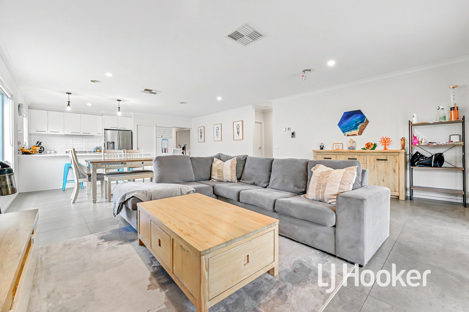 21 Pump House Crescent — photo 3 of 18