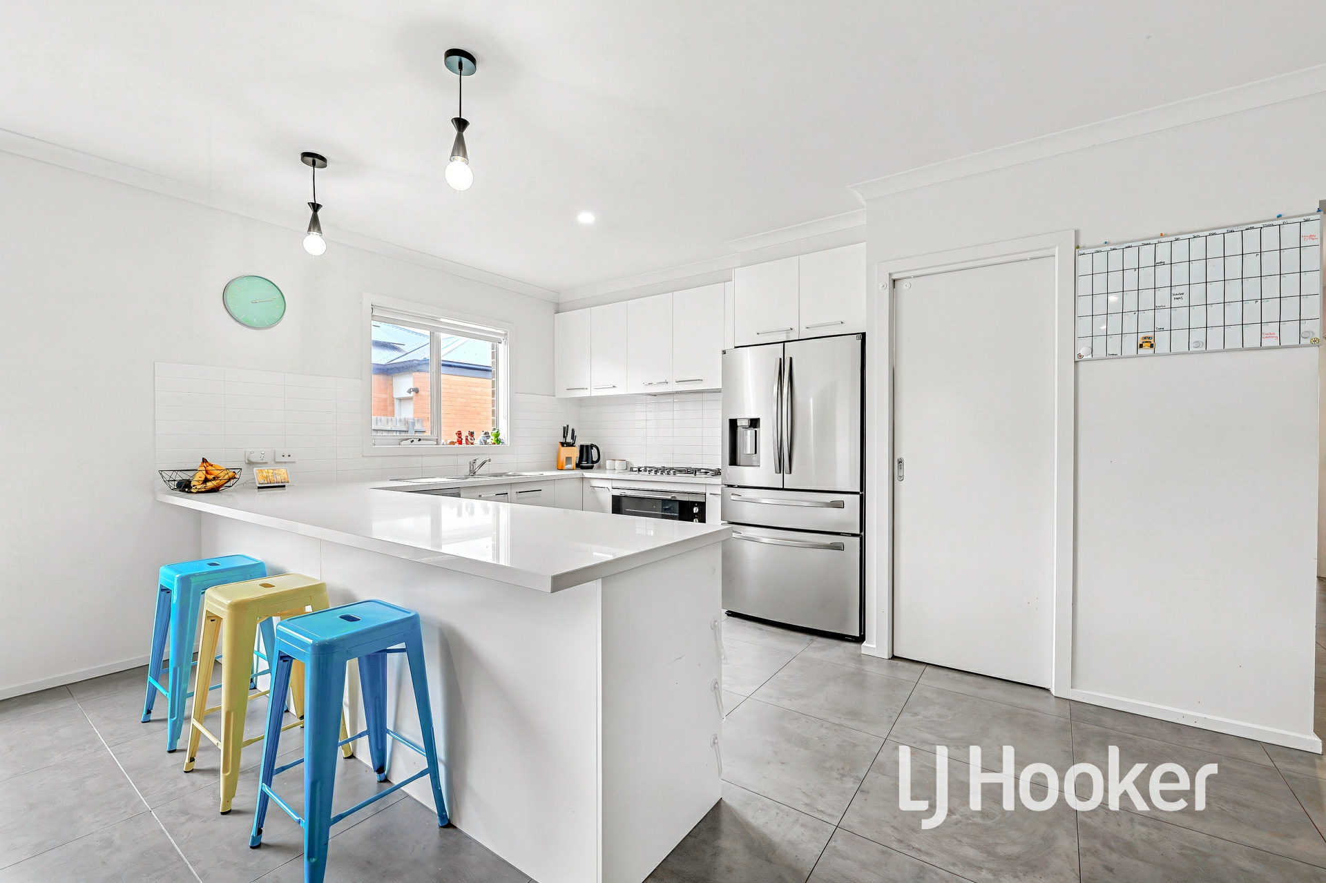 21 Pump House Crescent — photo 5 of 18