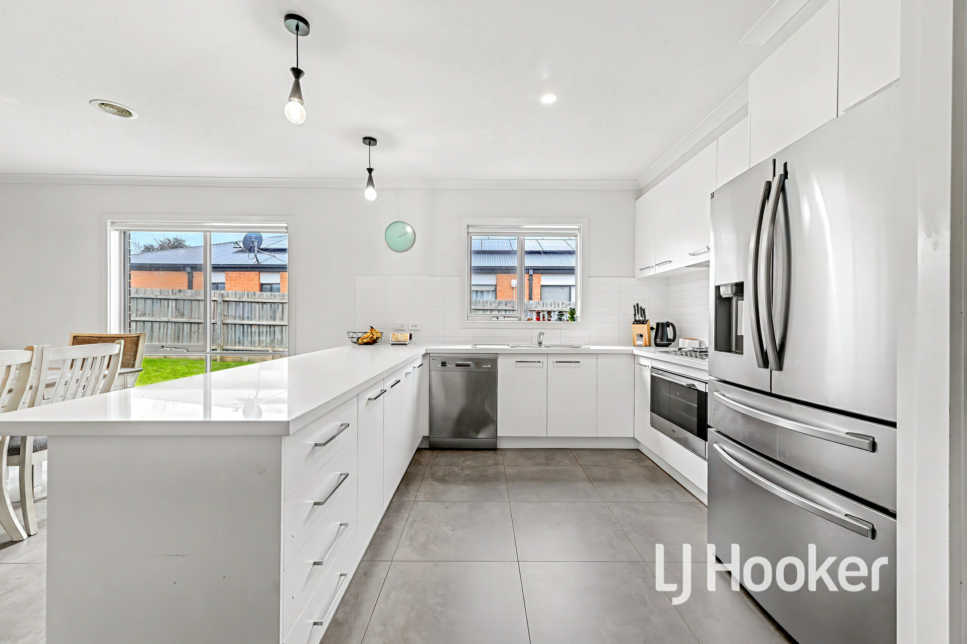 21 Pump House Crescent — photo 6 of 18