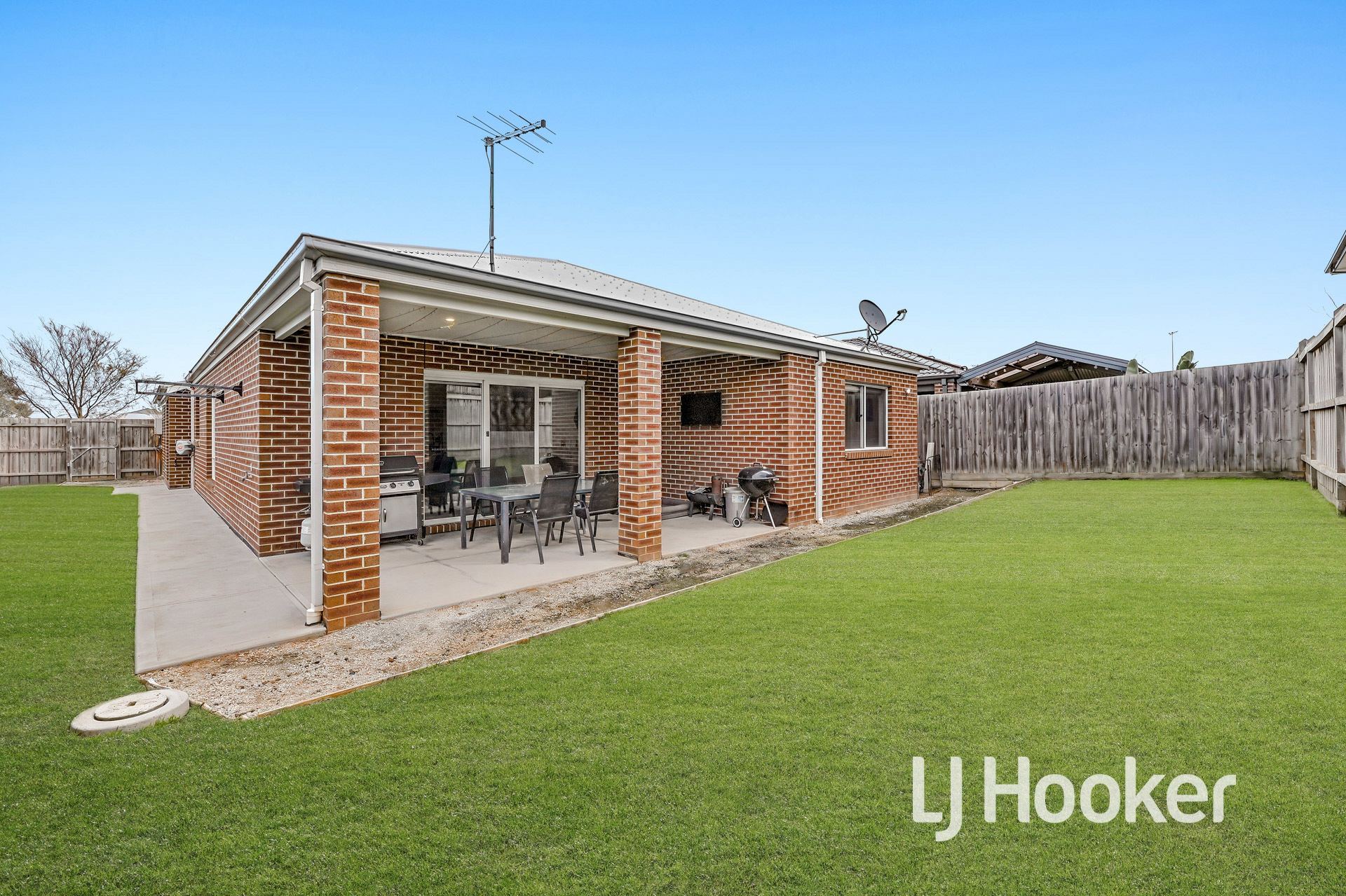 21 Pump House Crescent — photo 13 of 18