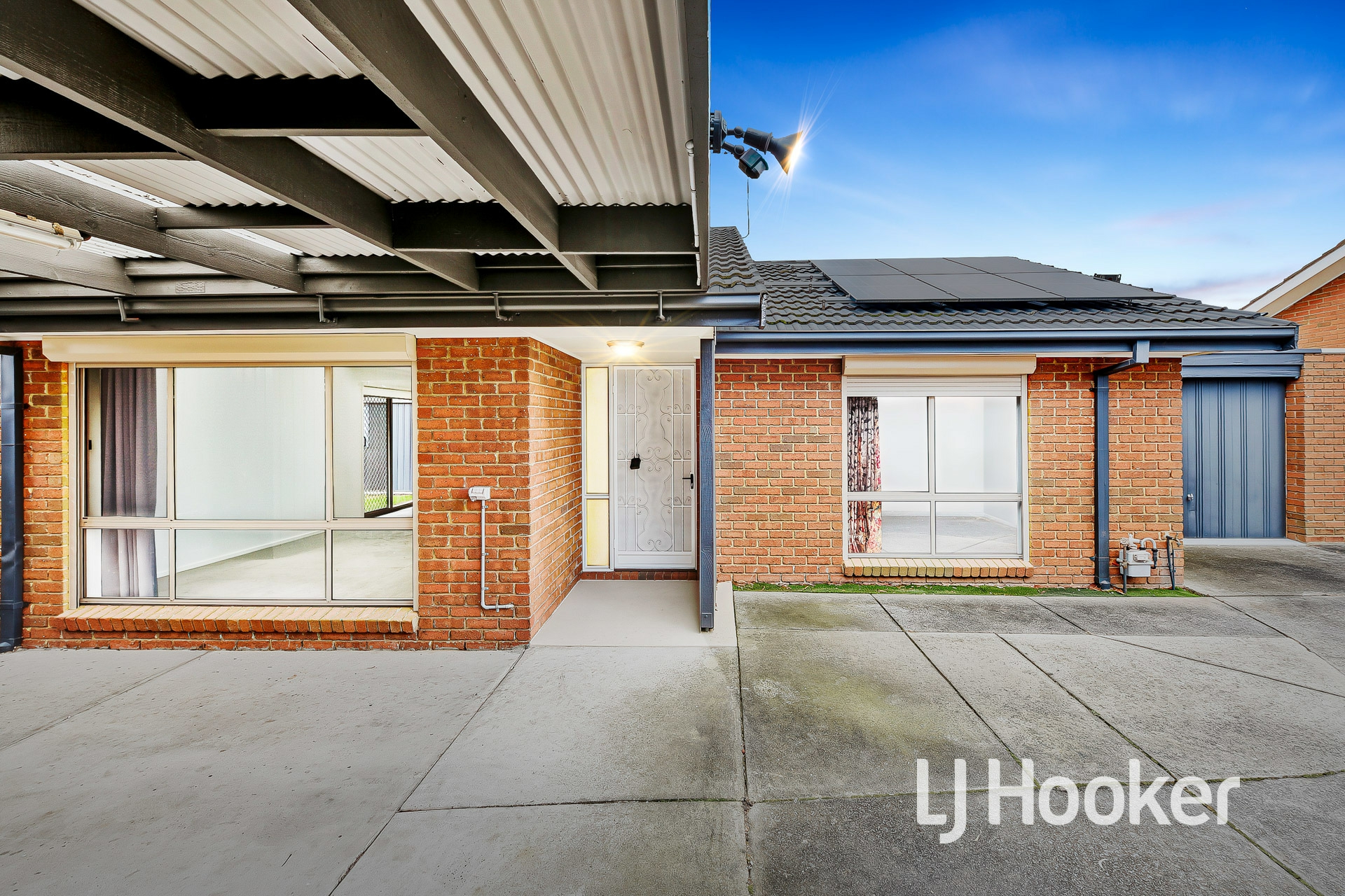 2/37 Ivan Crescent — photo 2 of 16