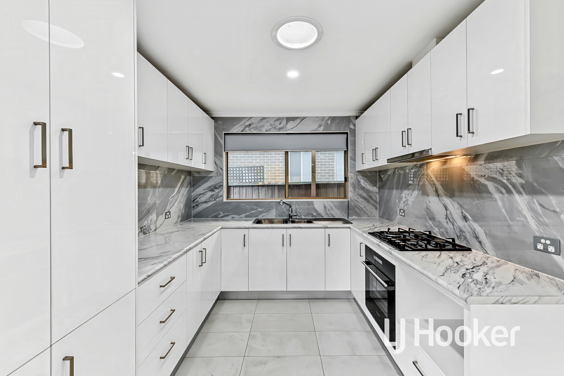 2/37 Ivan Crescent — photo 5 of 16