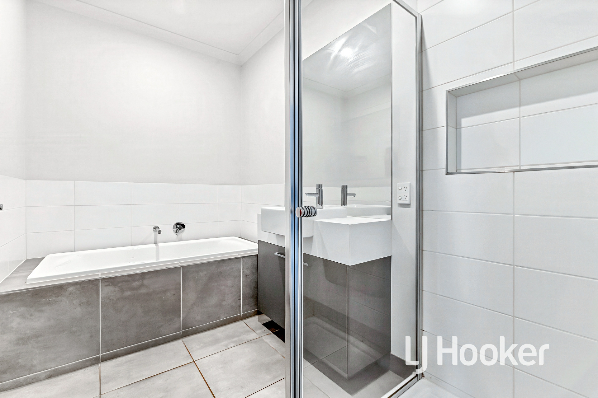 13 Trendale Lane — photo 10 of 14