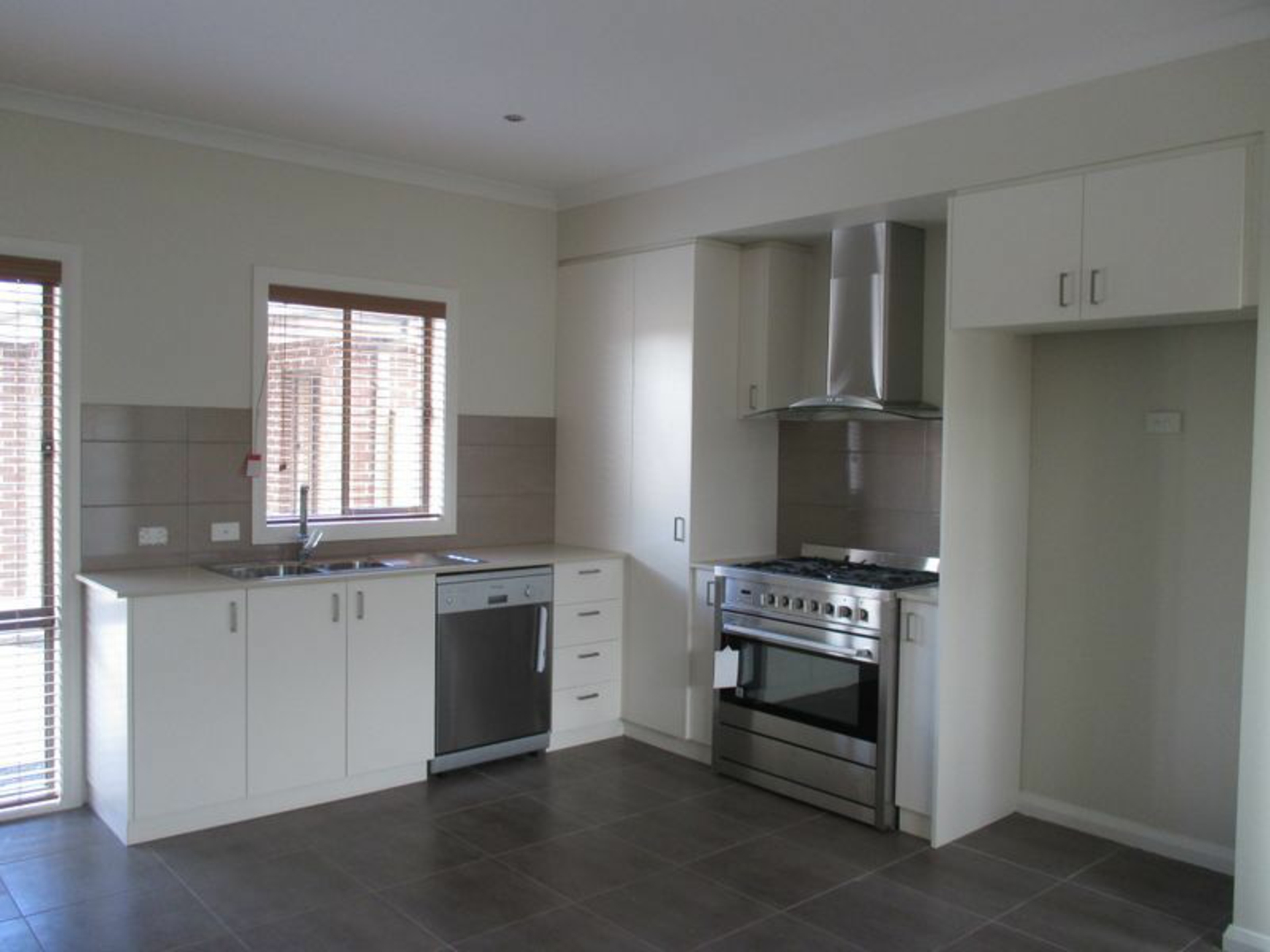 3/12 Stellato Place — photo 2 of 9