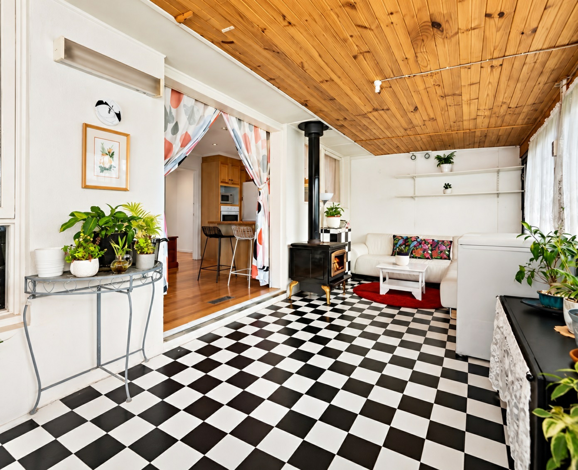 10 Carlisle Road — photo 3 of 8