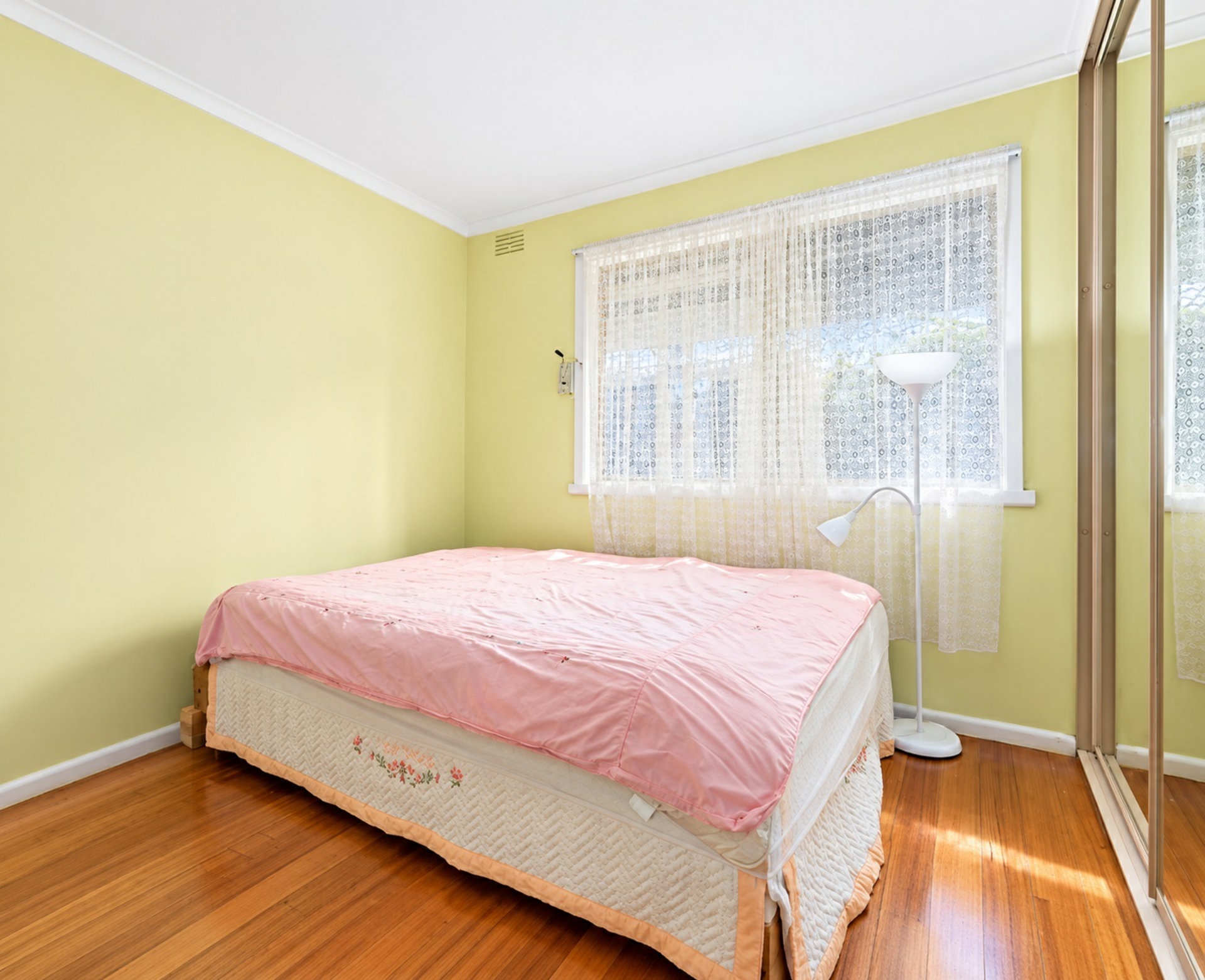 10 Carlisle Road — photo 6 of 8