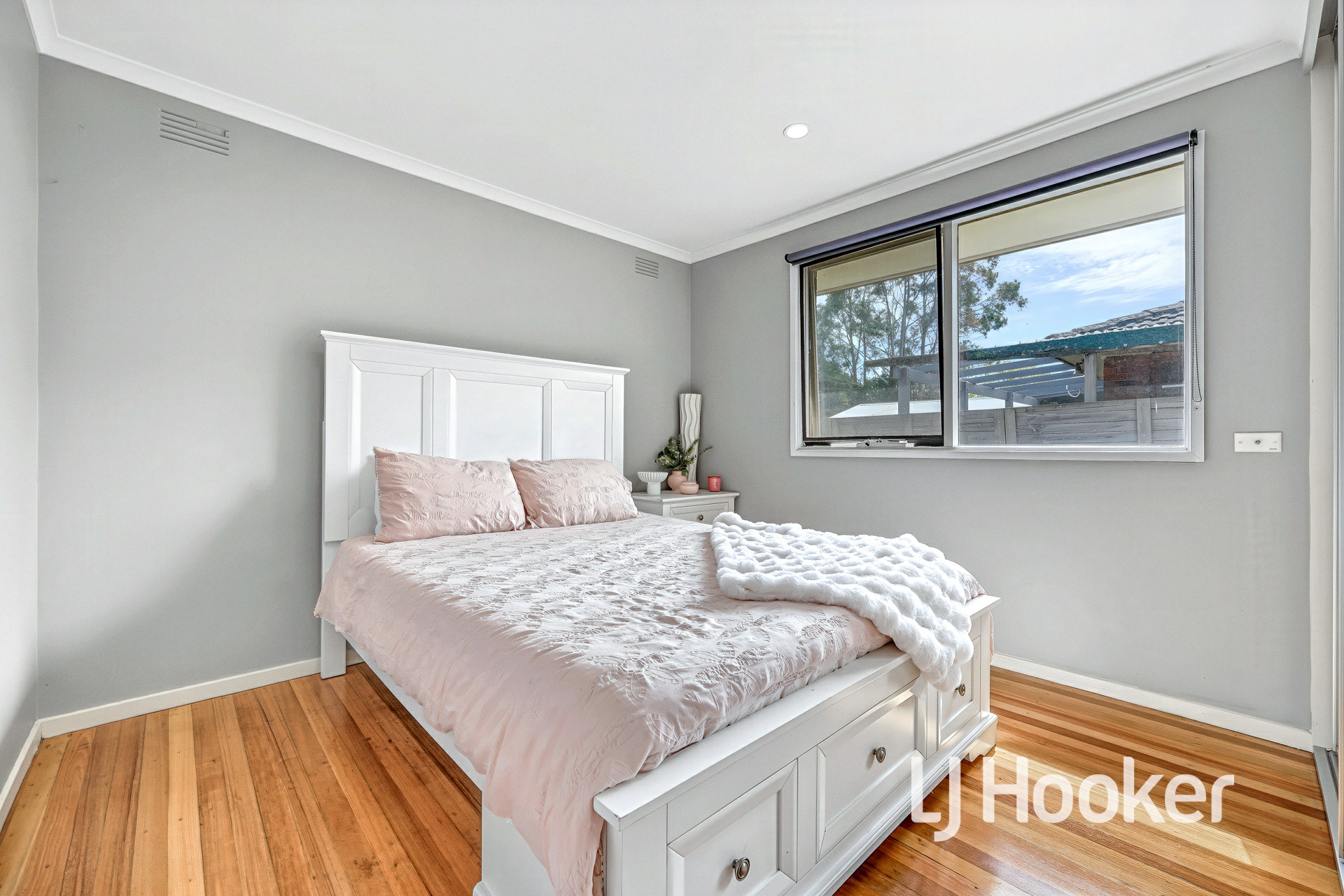 13 Craig Road — photo 9 of 17