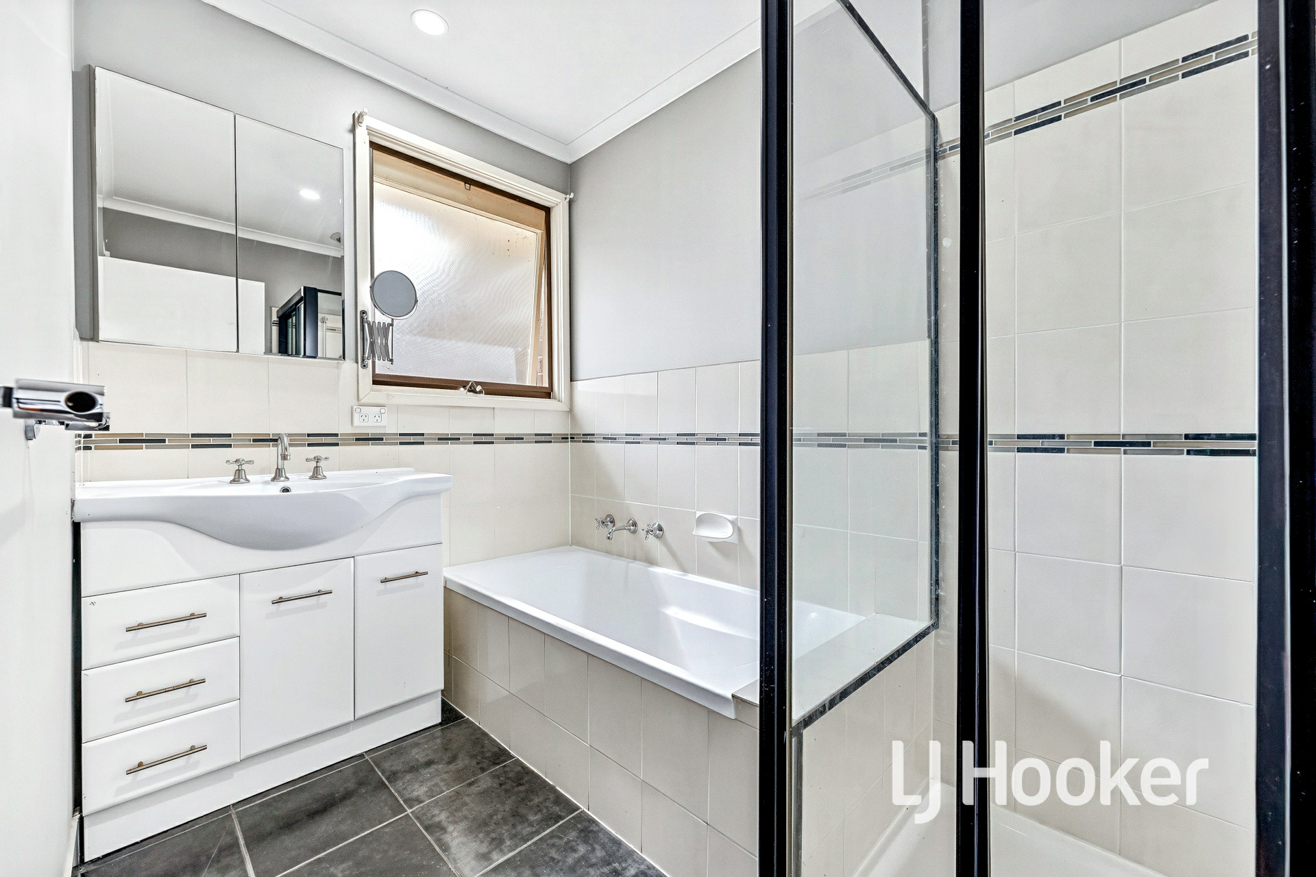 13 Craig Road — photo 10 of 17