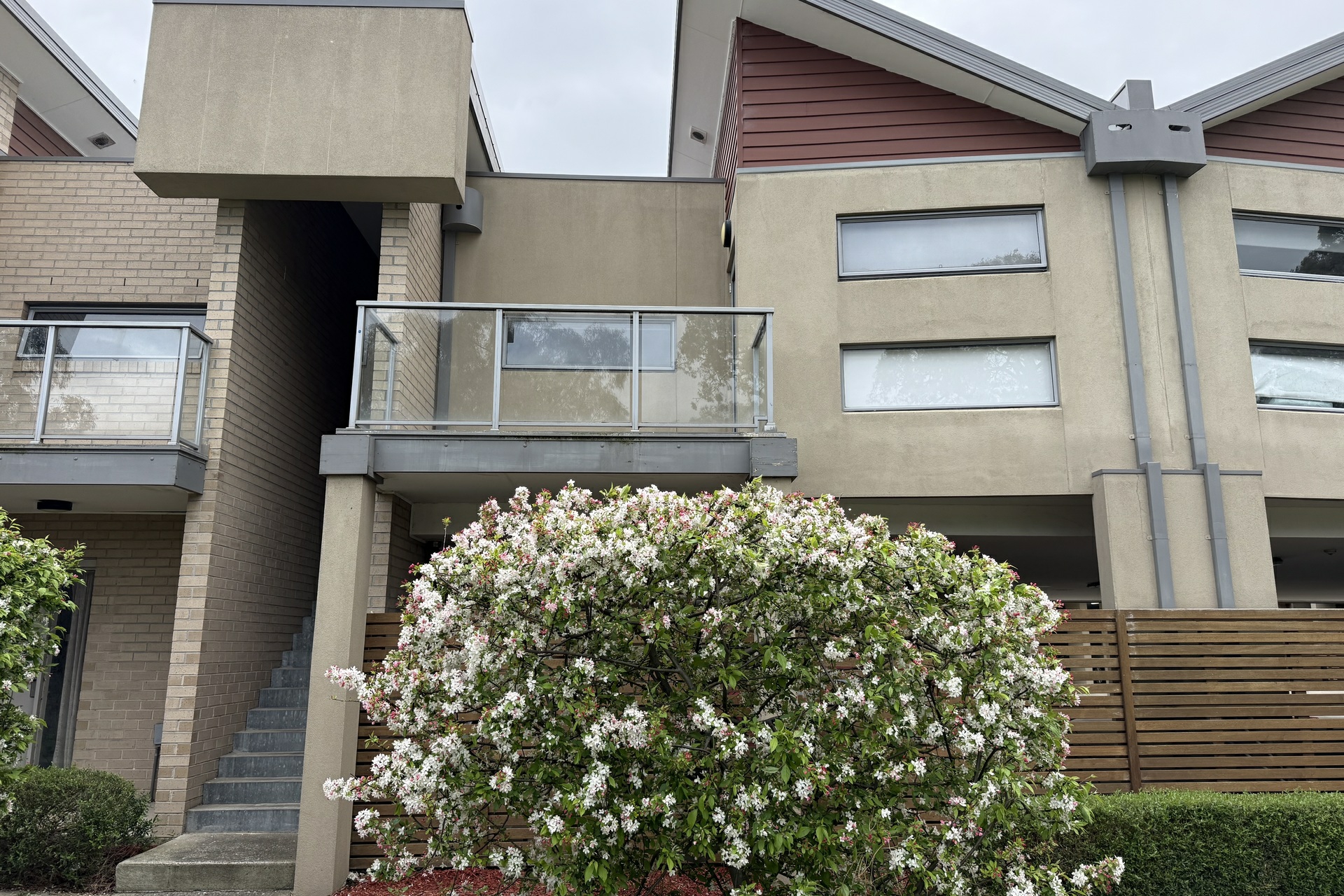 9 Hinterland Close — photo 2 of 13