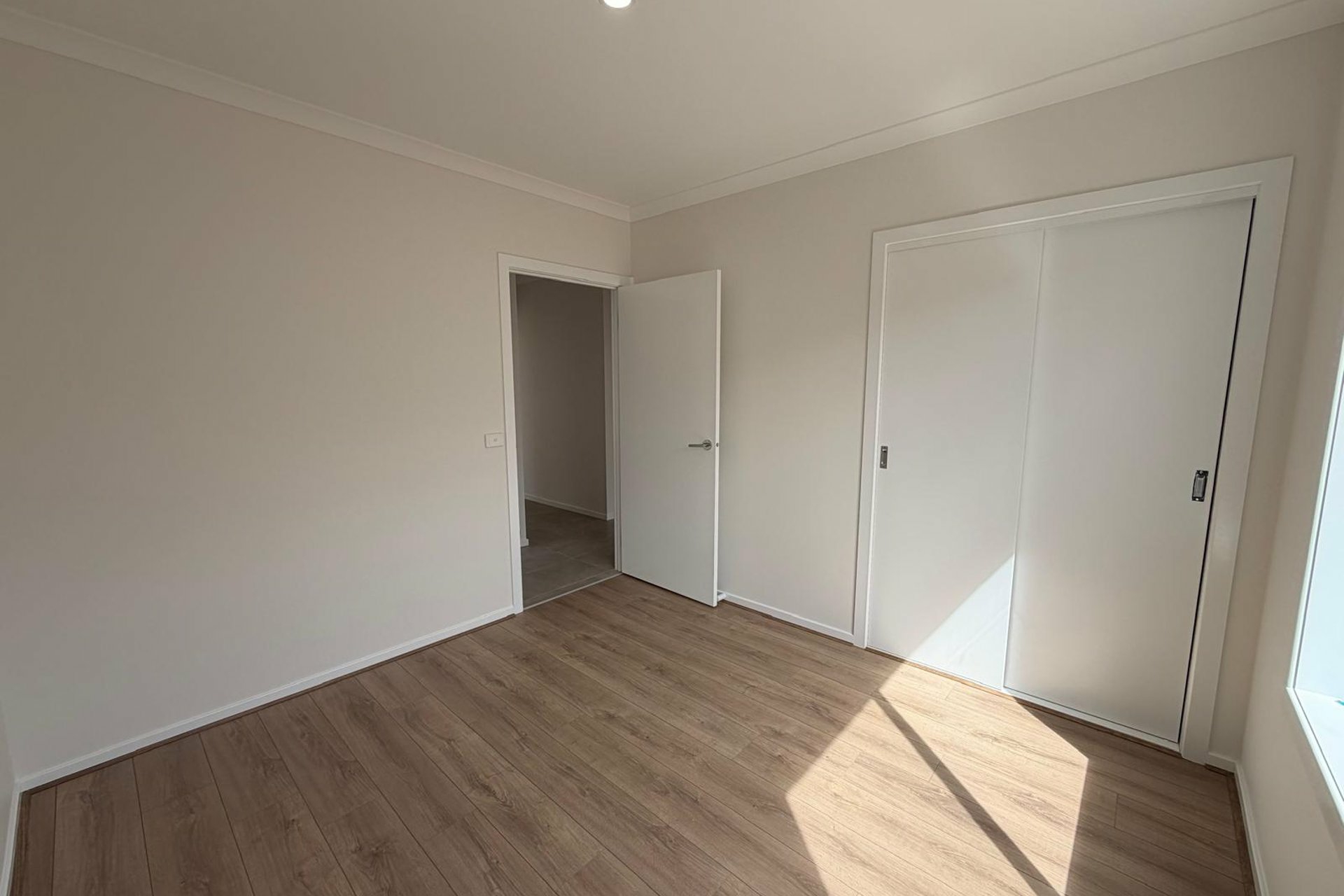 13 Kestrel Street — photo 8 of 12