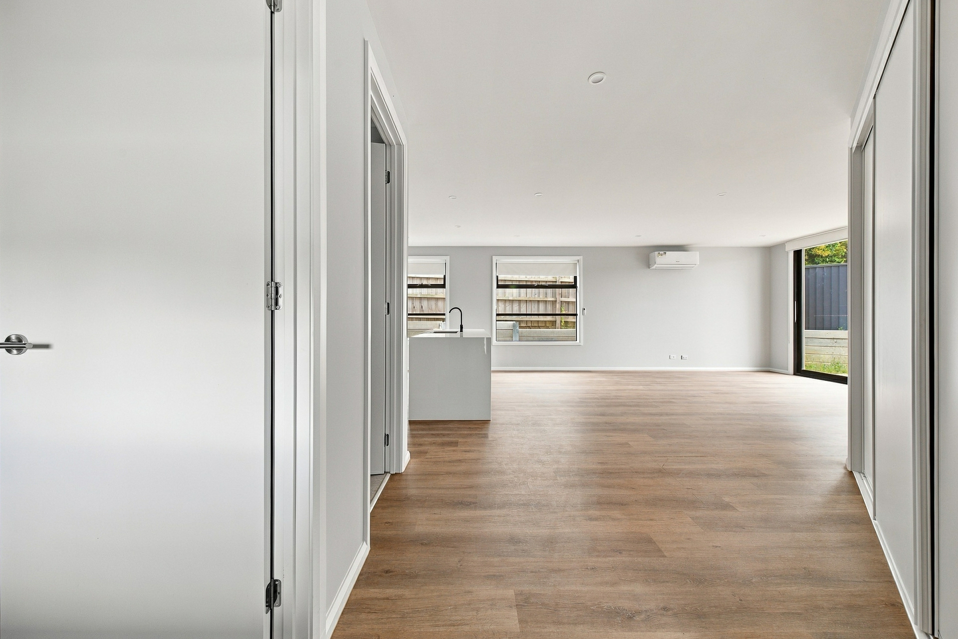 3/9 Upton Crescent — photo 2 of 30