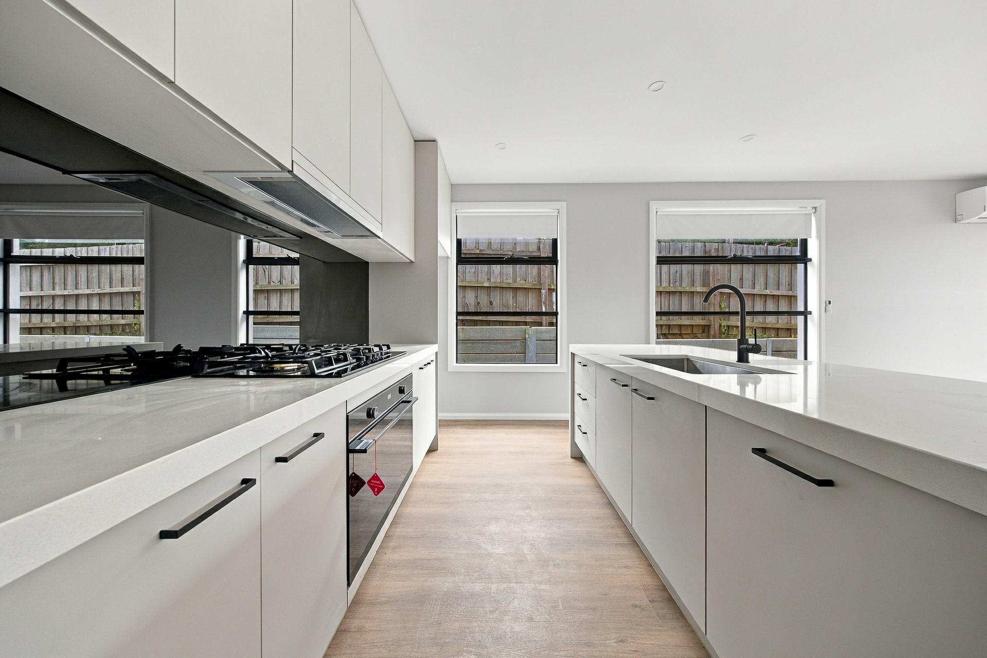 3/9 Upton Crescent — photo 8 of 30