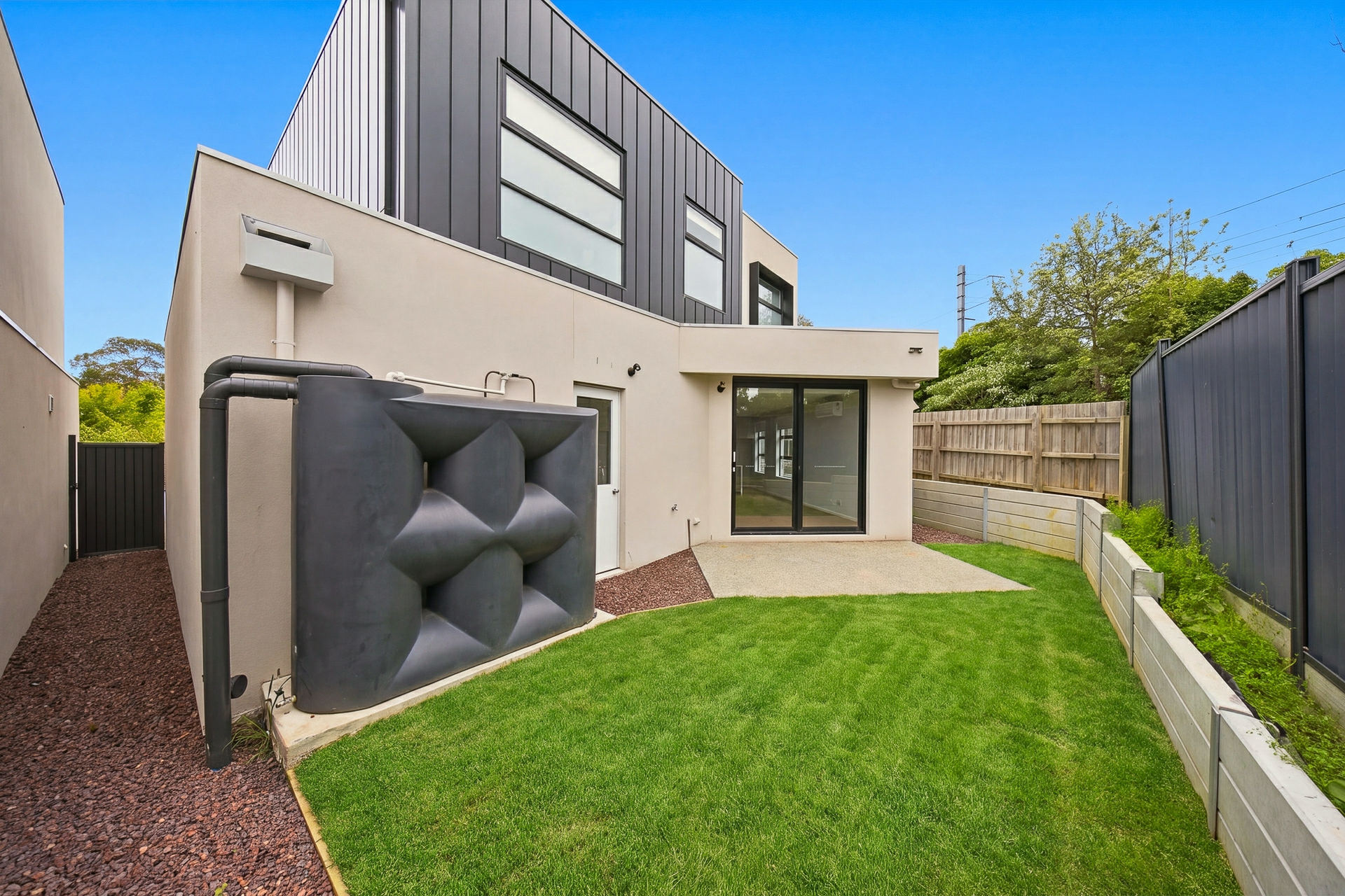 3/9 Upton Crescent — photo 23 of 30